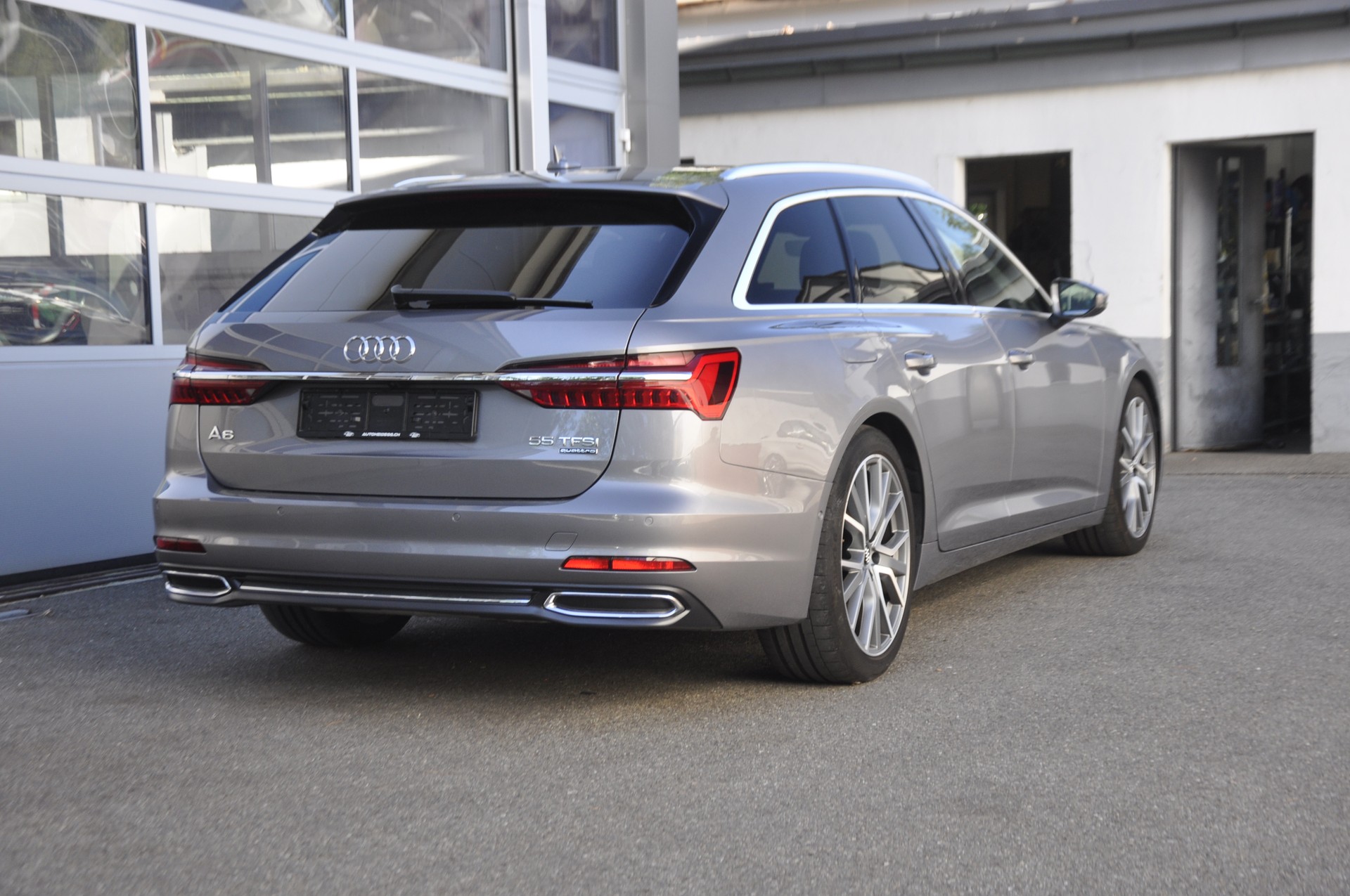 AUDI A6 Avant 55 TFSI Sport quattro S-tronic I Anhängerkupplung-image-2