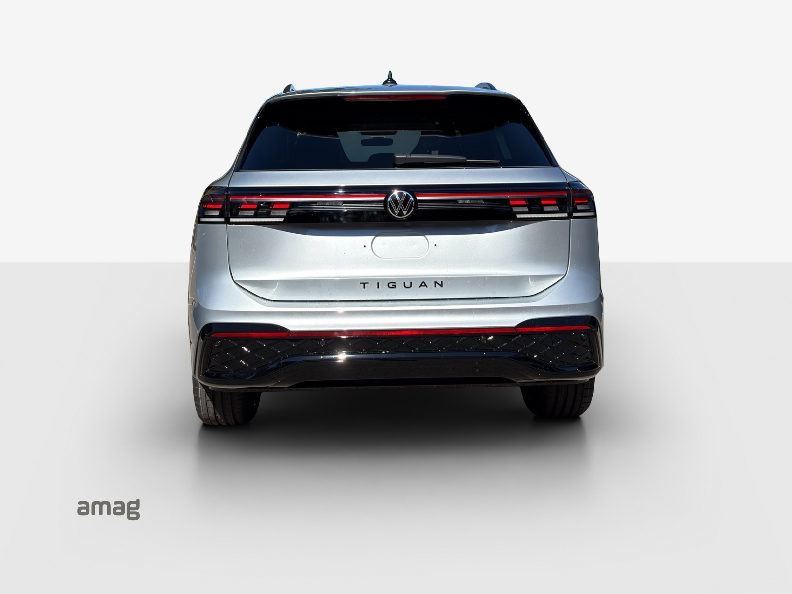 VW Tiguan 2.0 TSI DSG R-Line Plus 4Motion-image-3