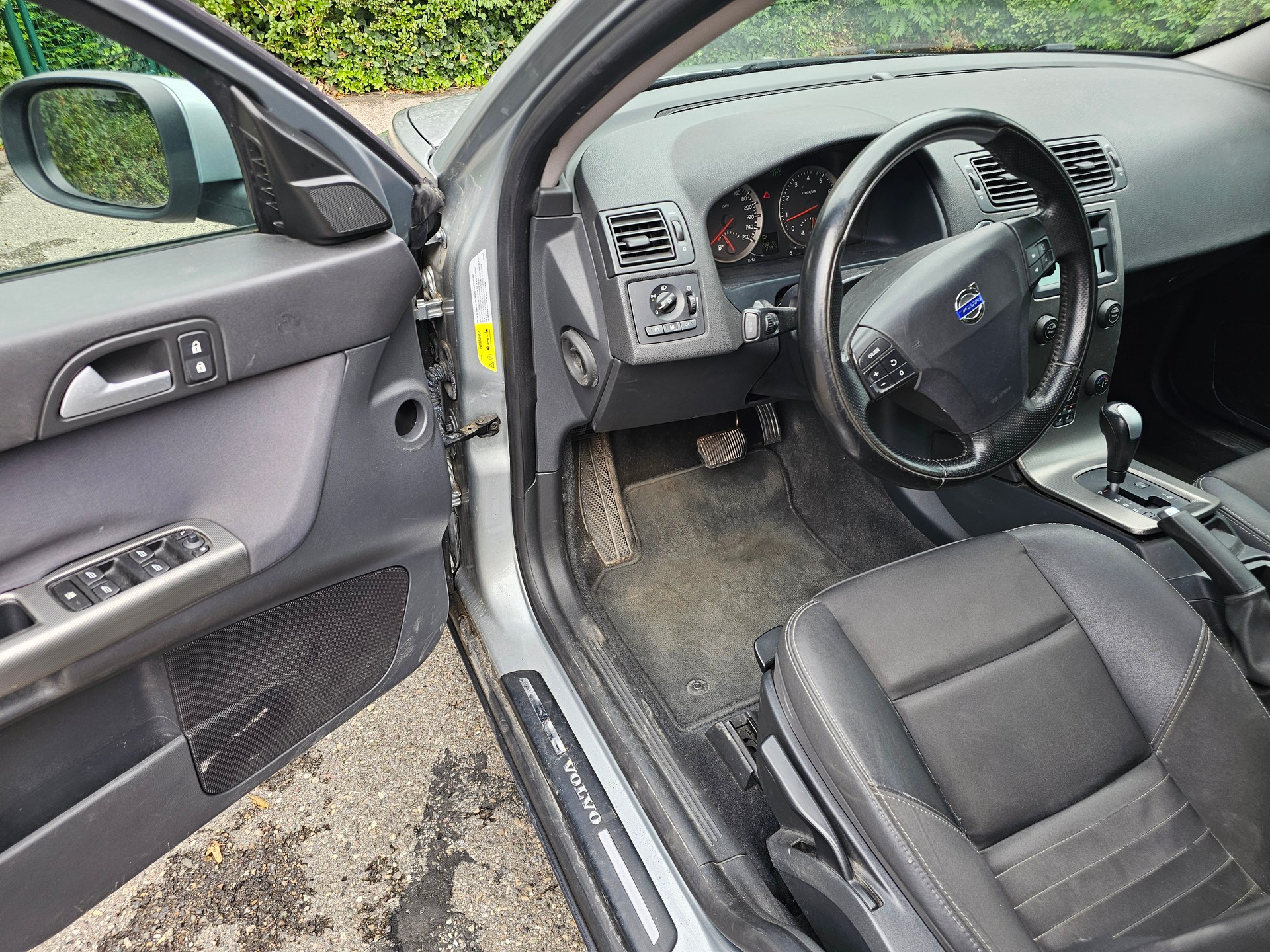 VOLVO V50 2.4I Momentum-image-6