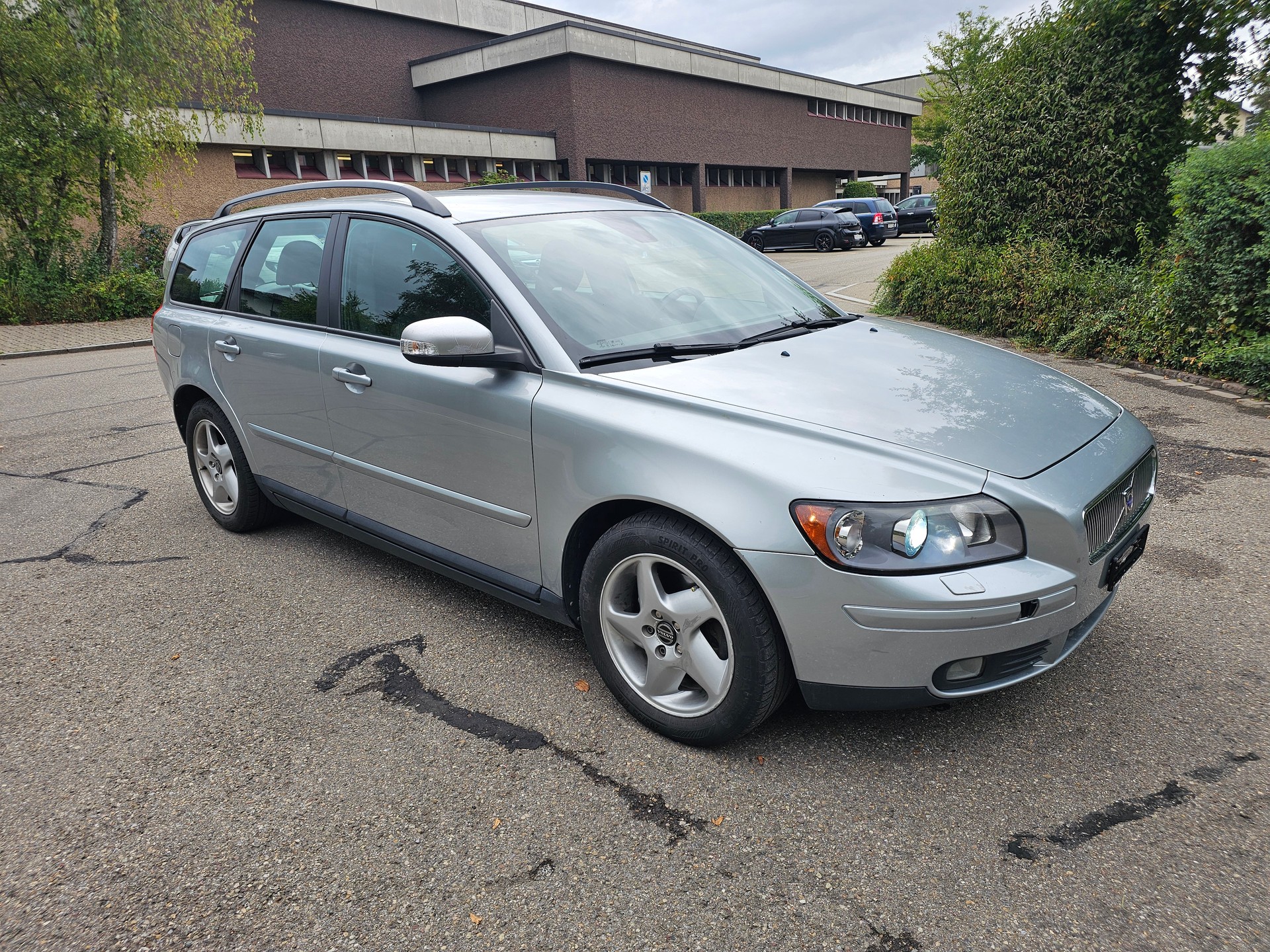 VOLVO V50 2.4I Momentum-image-2
