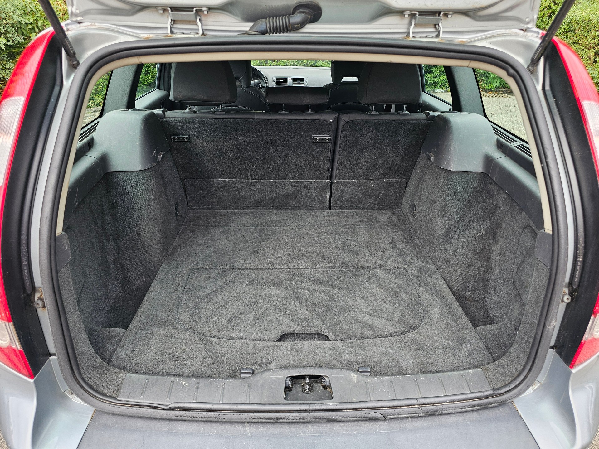 VOLVO V50 2.4I Momentum-image-14