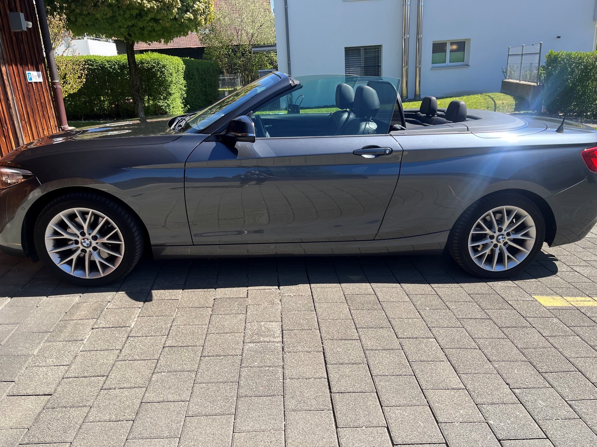 BMW 220i-image-1