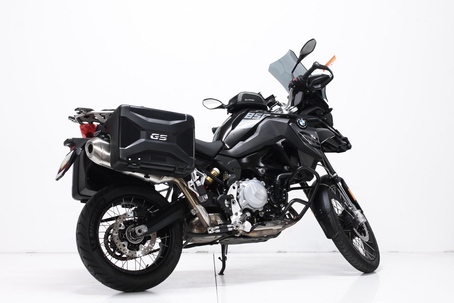 BMW F 850 GS Triple Black-showroom-element-2