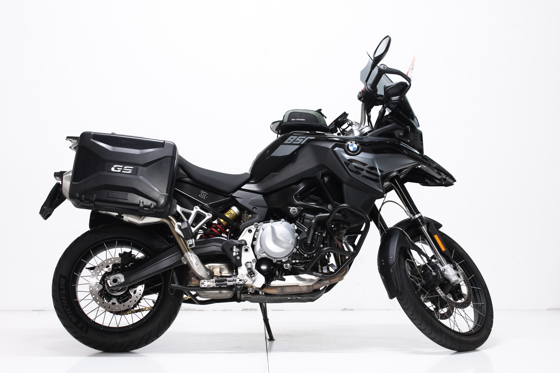 BMW F 850 GS Triple Black-showroom-element-1