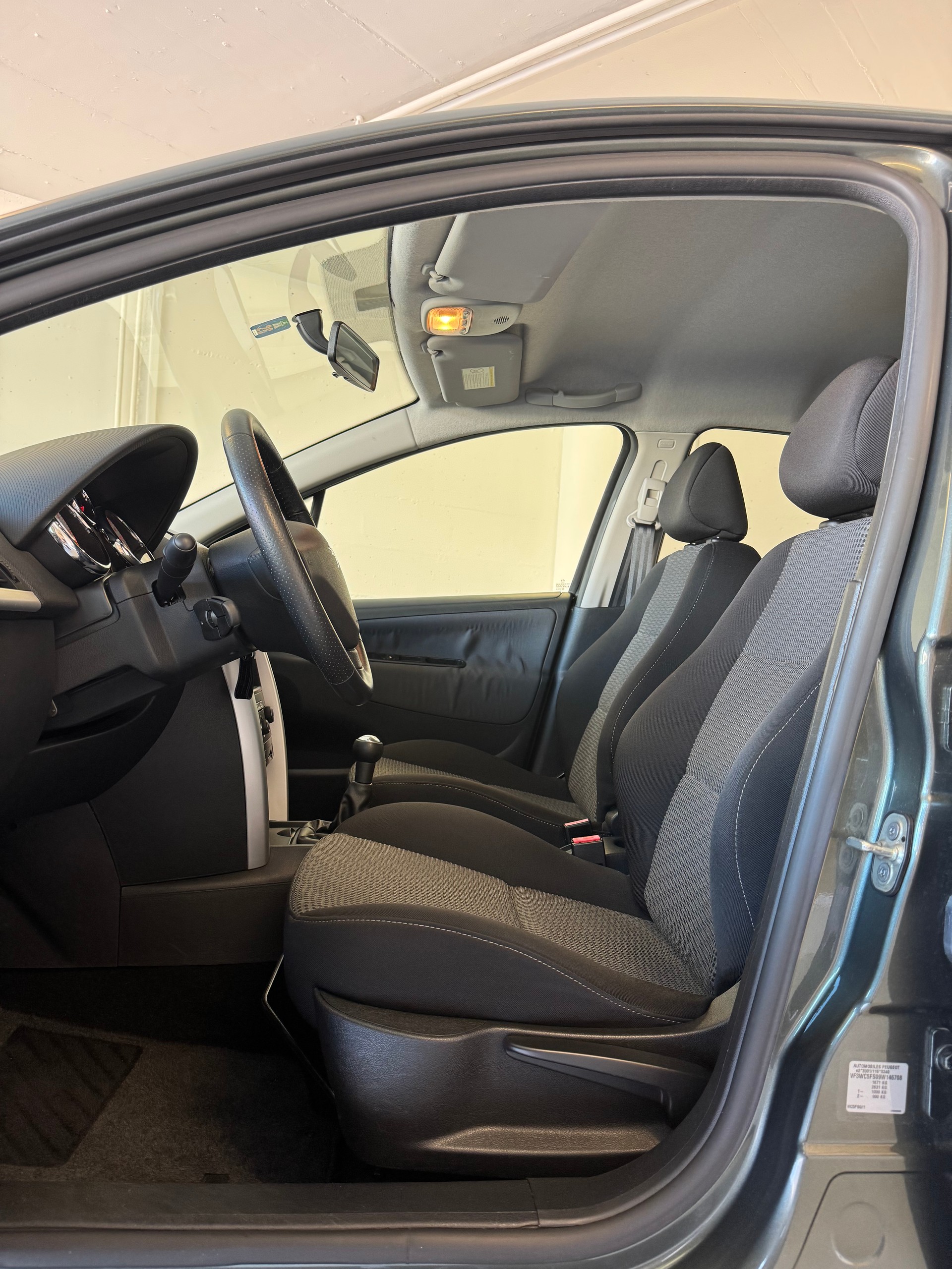 PEUGEOT 207 1.6 16V Sport-image-4
