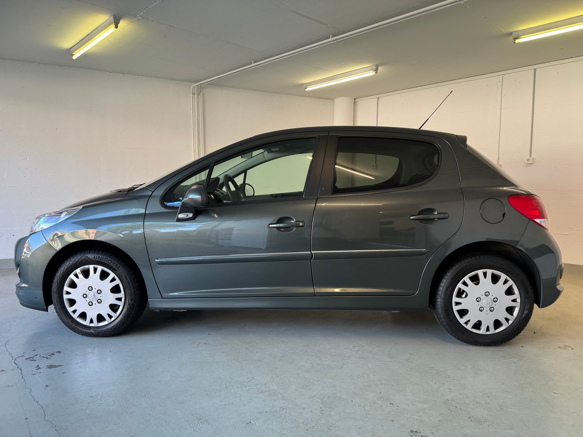 PEUGEOT 207 1.6 16V Sport-image-2