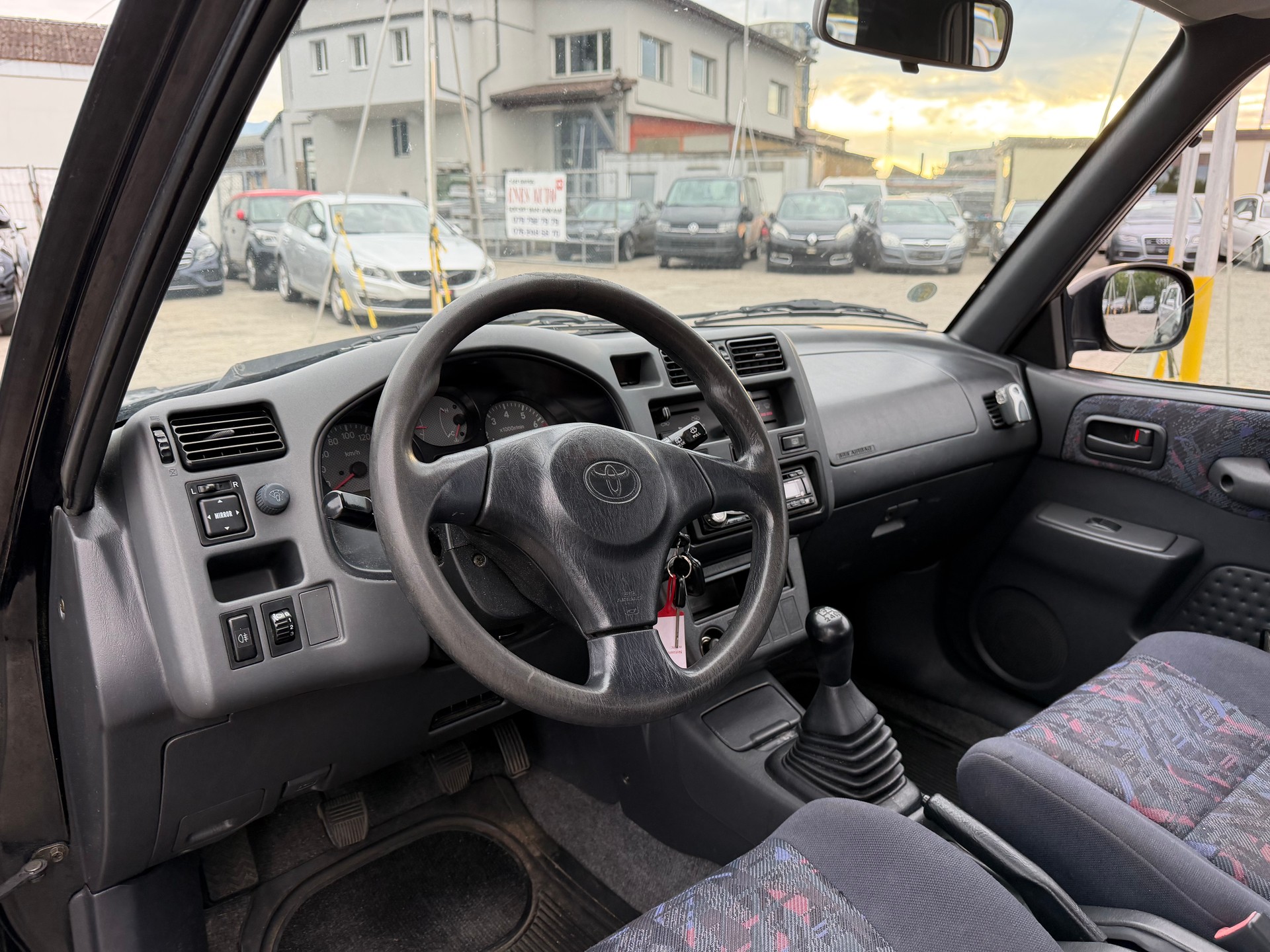 TOYOTA RAV-4 GX-image-9