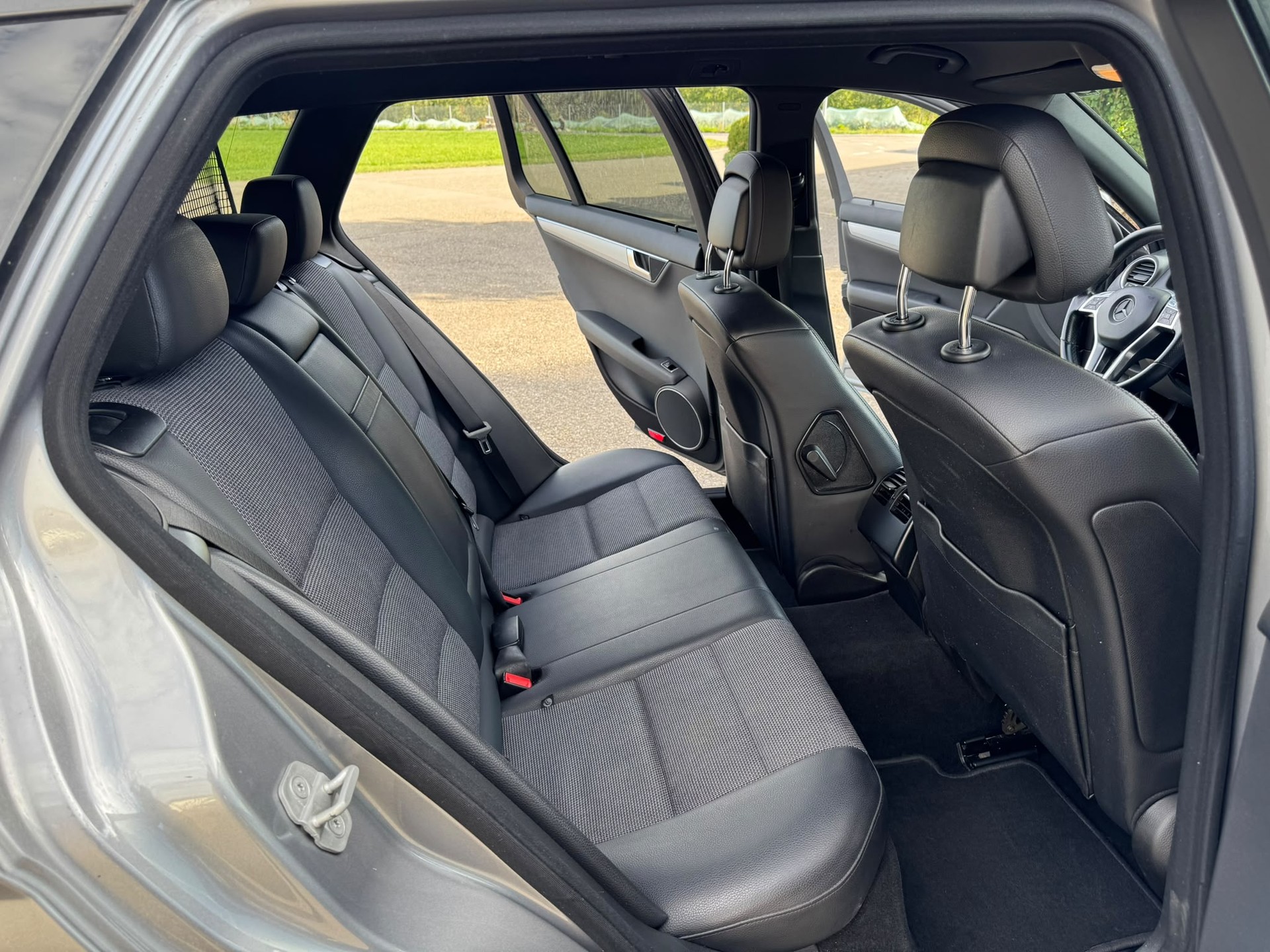 MERCEDES-BENZ C 350 Avantgarde 7G-Tronic-image-15