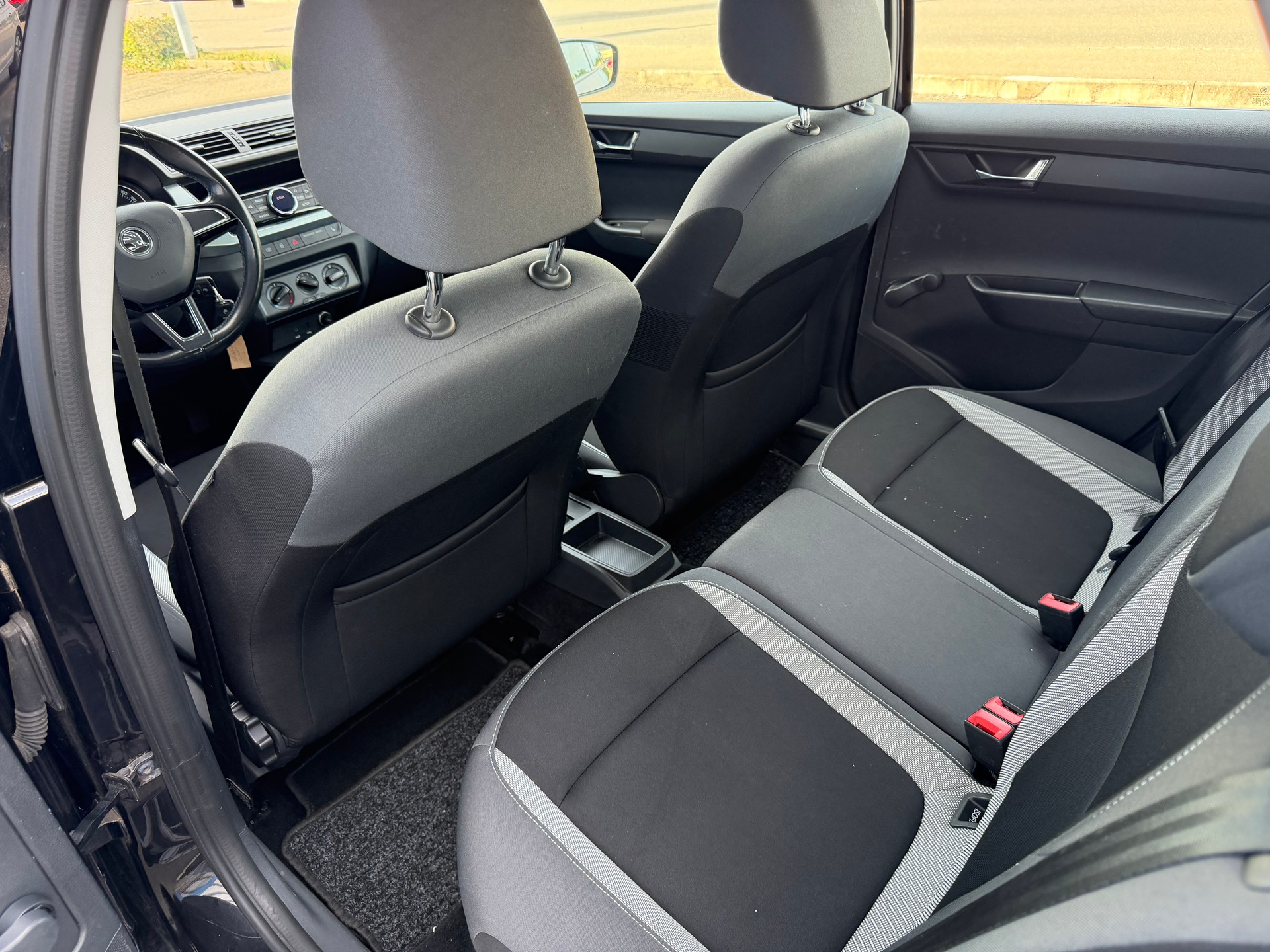 SKODA Fabia 1.2 TSI Style-image-8