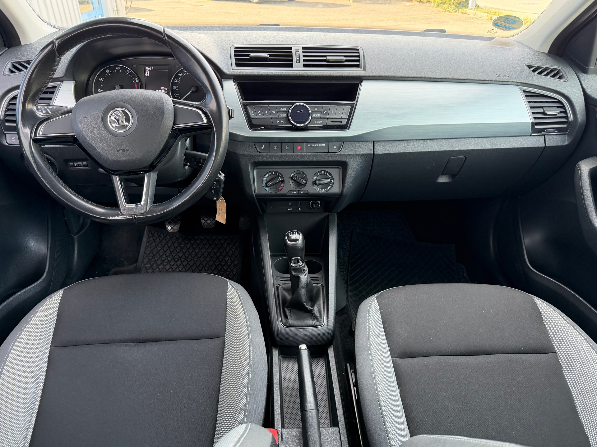 SKODA Fabia 1.2 TSI Style-image-4