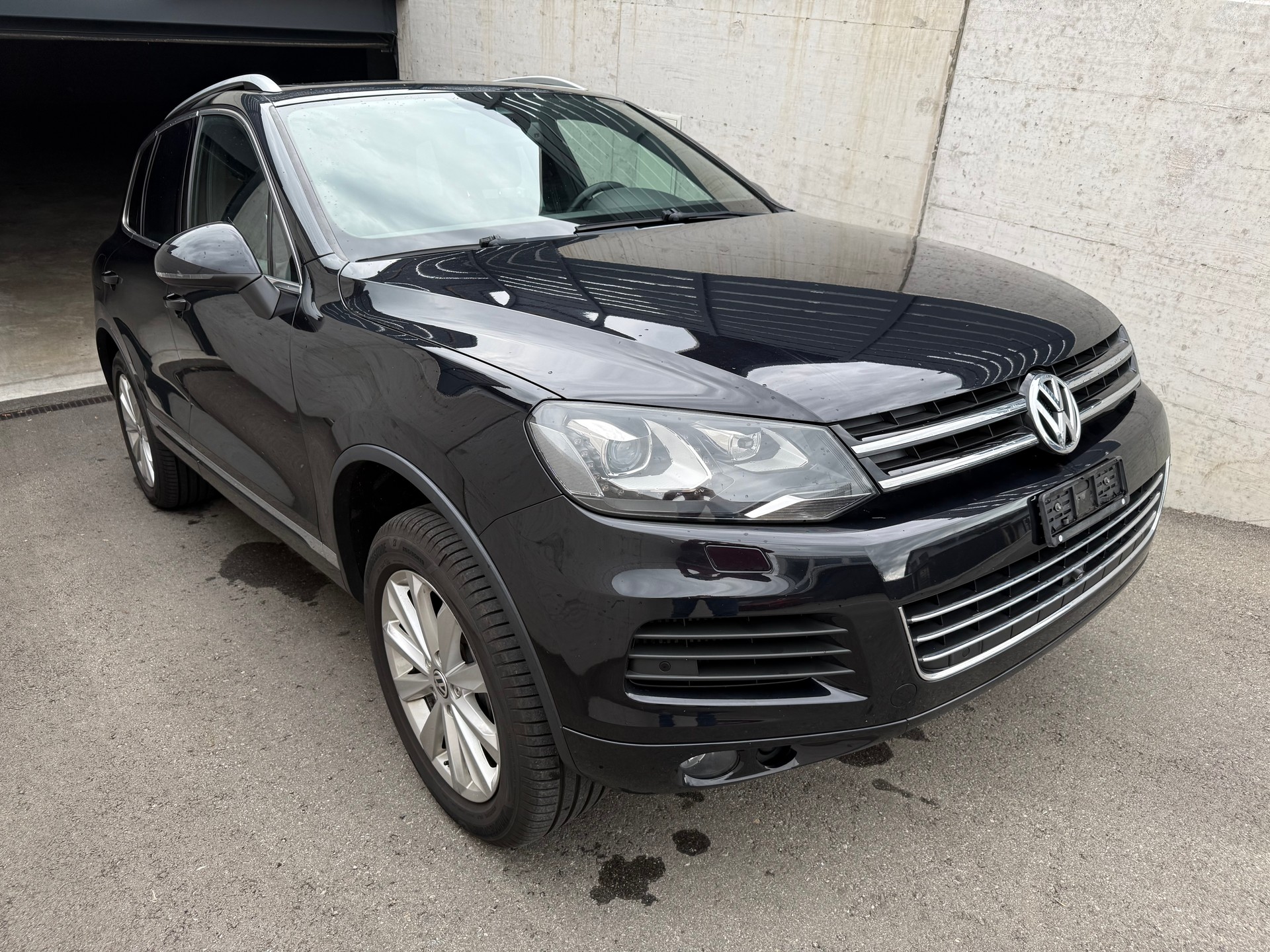 VW Touareg 3.0 TDI BlueMotion Technology Tiptronic-image-1