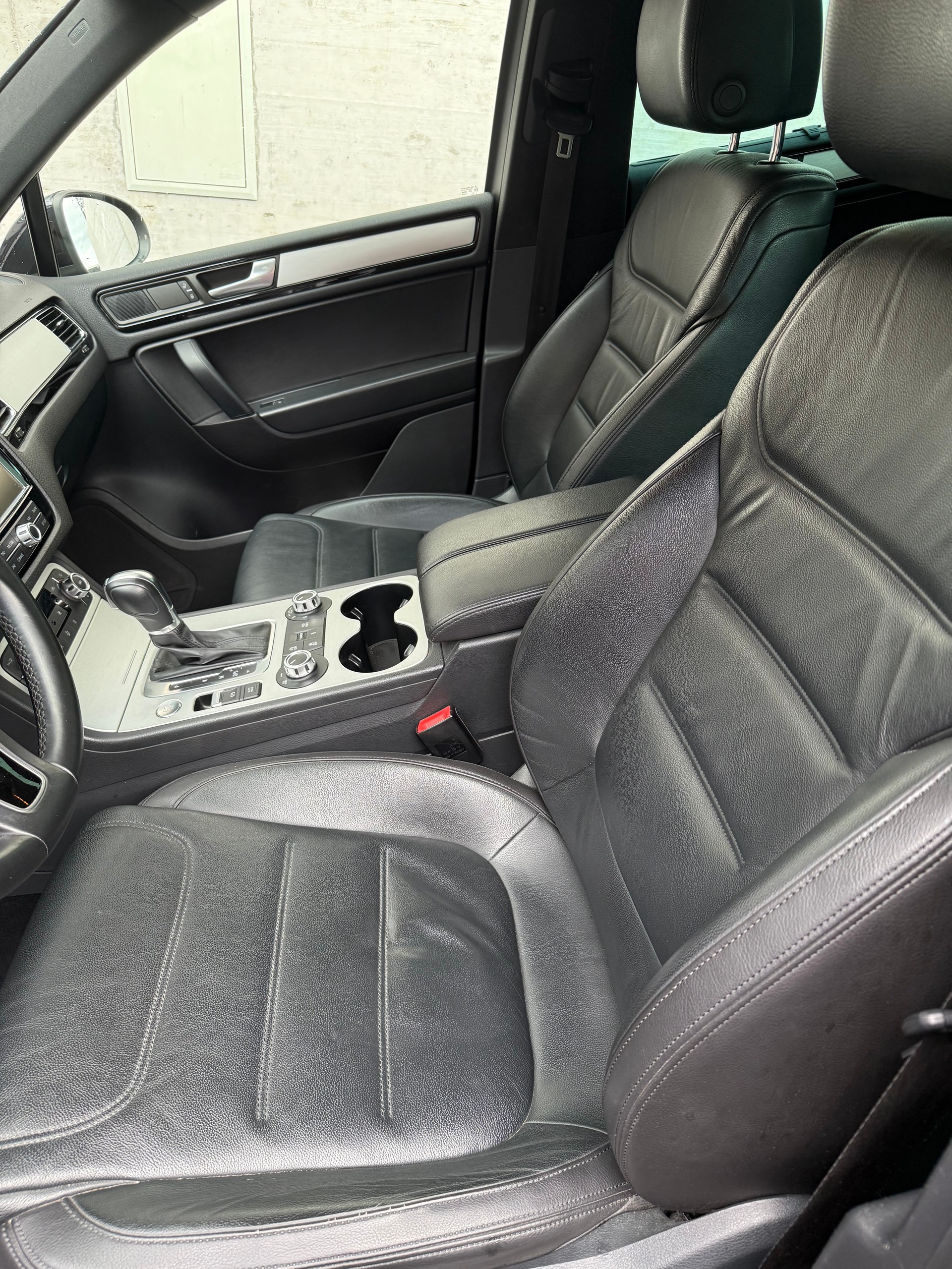 VW Touareg 3.0 TDI BlueMotion Technology Tiptronic-image-9