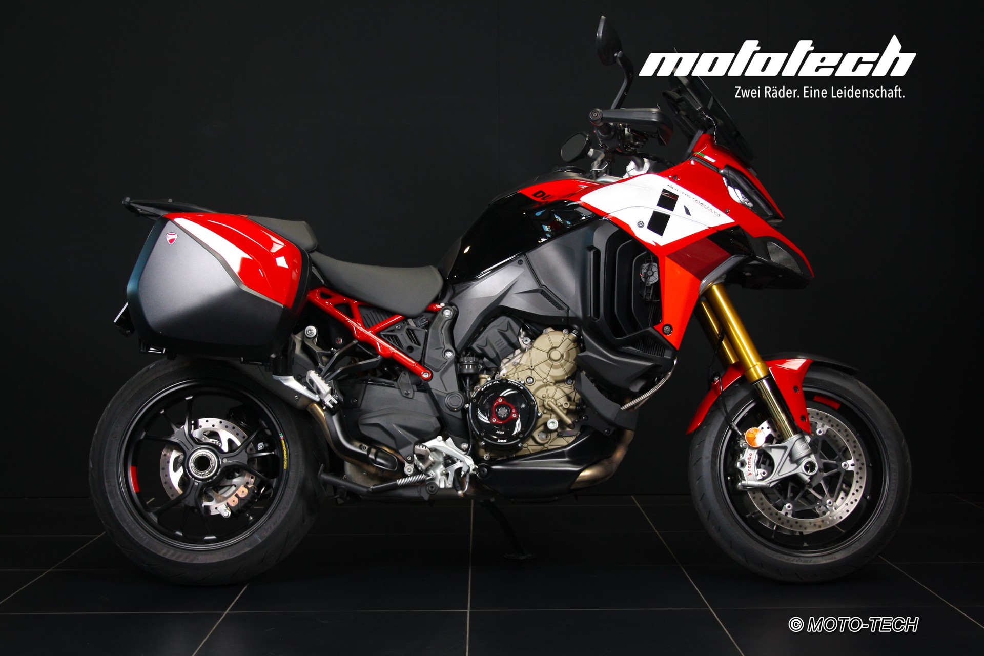 DUCATI Multistrada V4 Pikes Peak-showroom-element-1