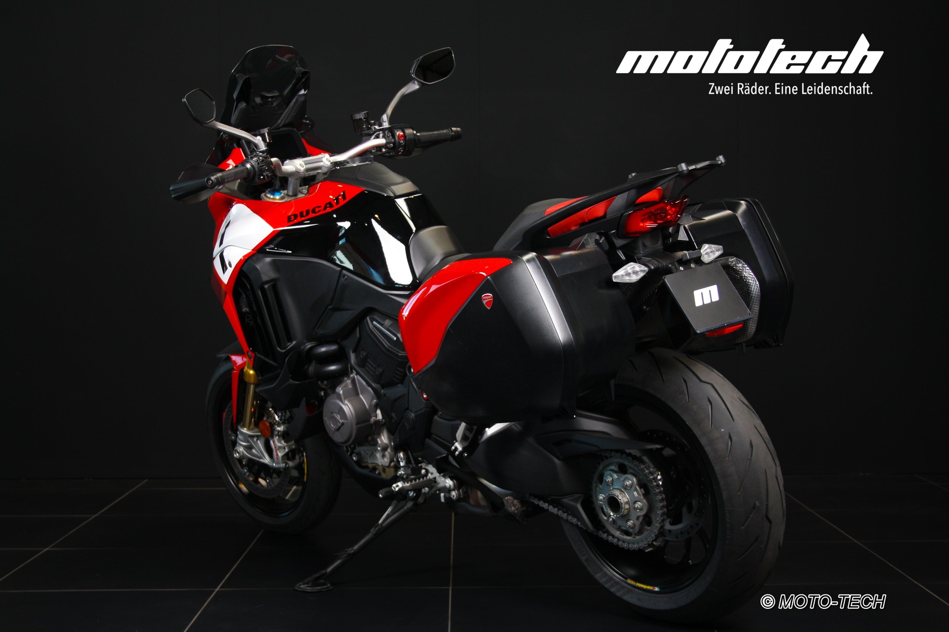 DUCATI Multistrada V4 Pikes Peak-showroom-element-3