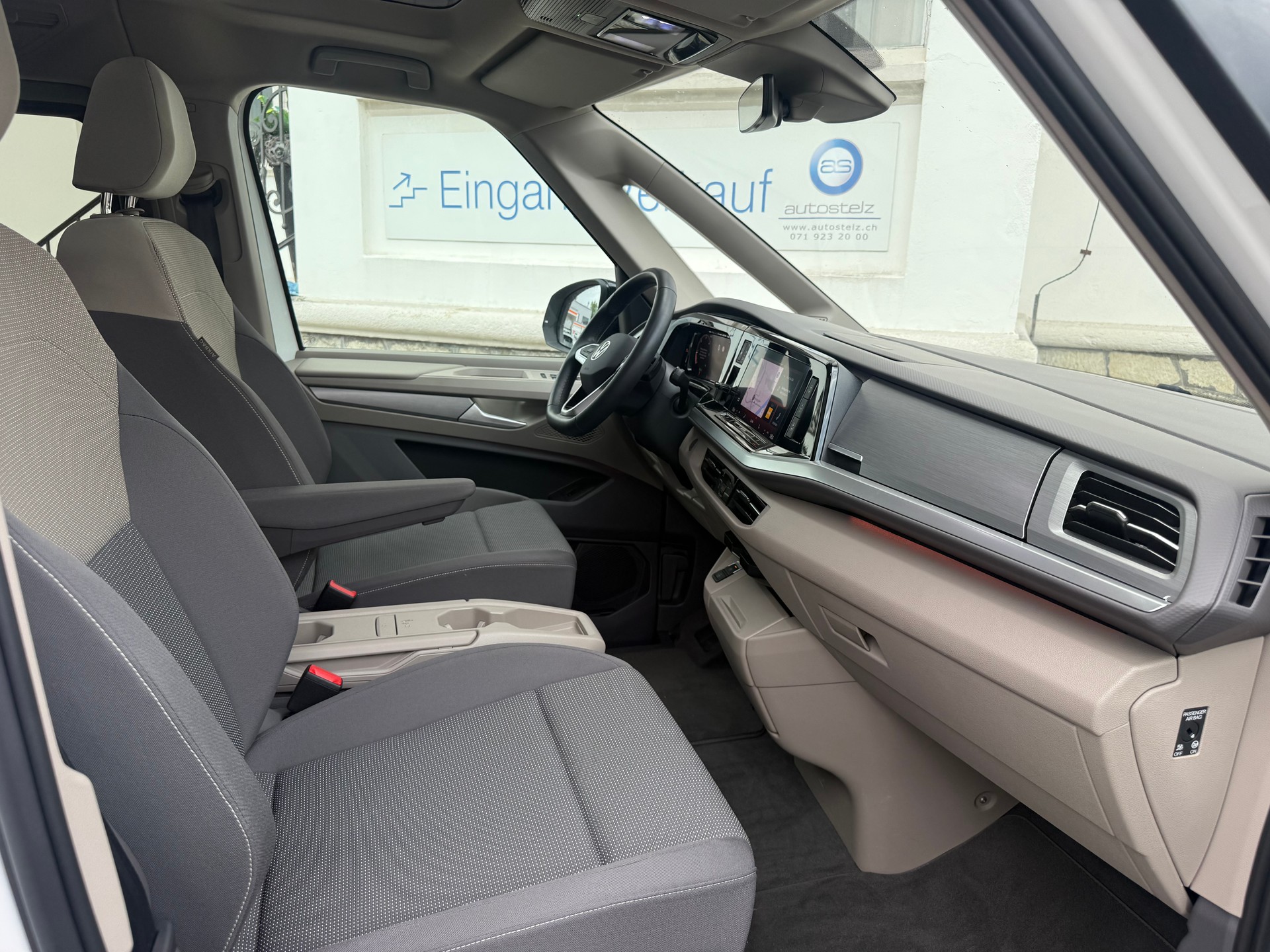 VW Multivan kurz 2.0 TDI Life Edition DSG Navigationssystem Volkswagen original-image-15