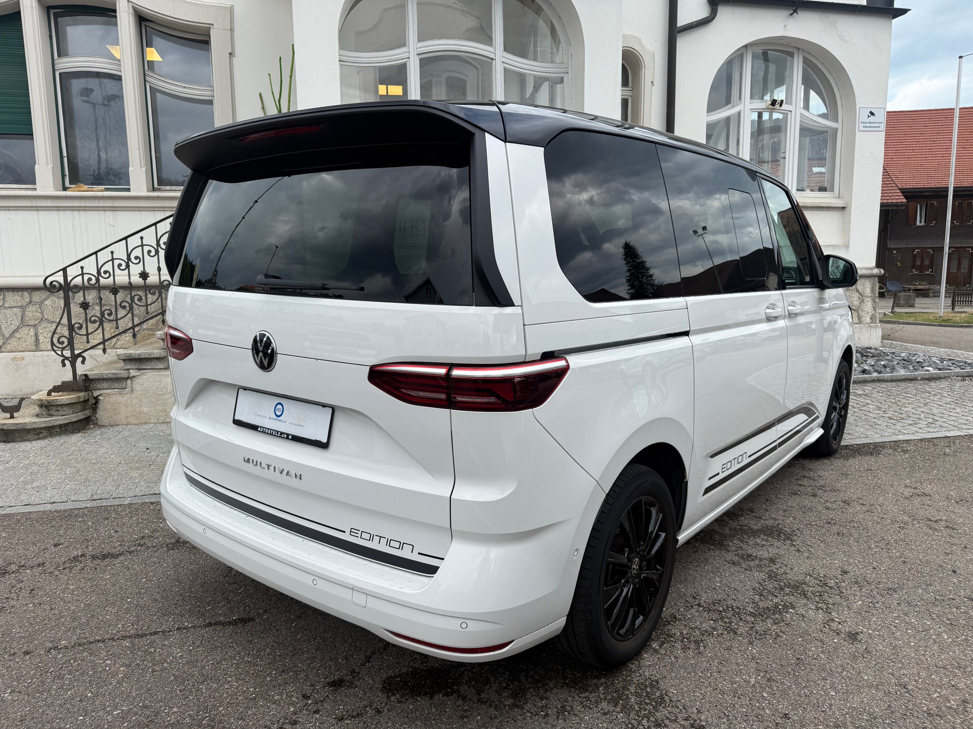 VW Multivan kurz 2.0 TDI Life Edition DSG Navigationssystem Volkswagen original-image-5