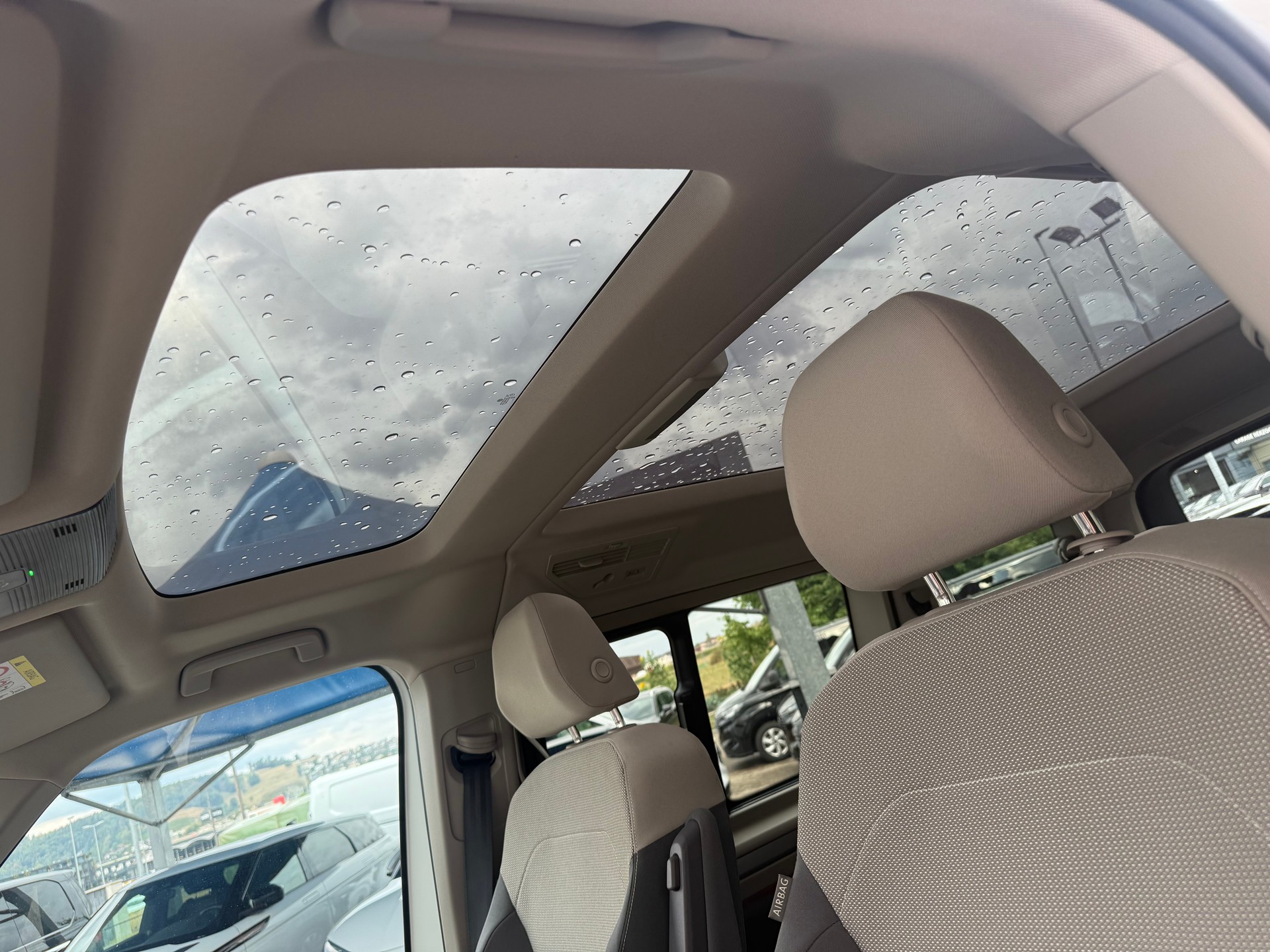 VW Multivan kurz 2.0 TDI Life Edition DSG Navigationssystem Volkswagen original-image-10