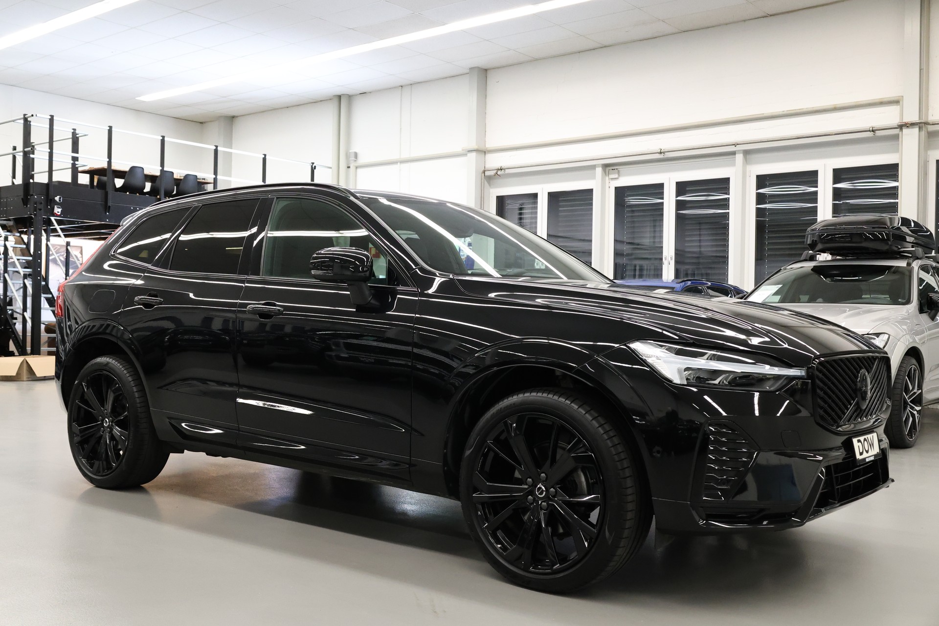 VOLVO XC60 2.0 B5 MH Black Edition AWD-image-1