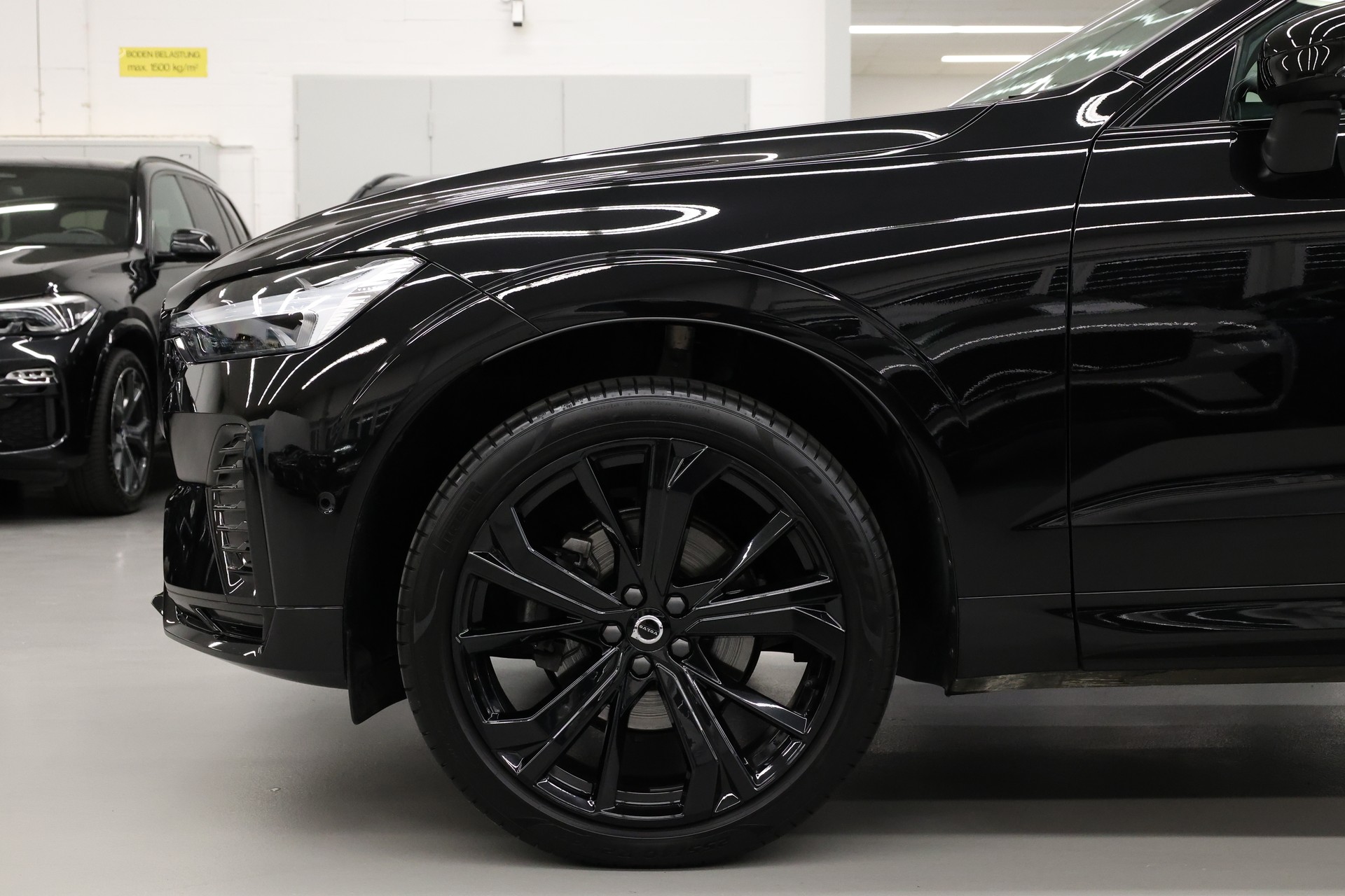 VOLVO XC60 2.0 B5 MH Black Edition AWD-image-10