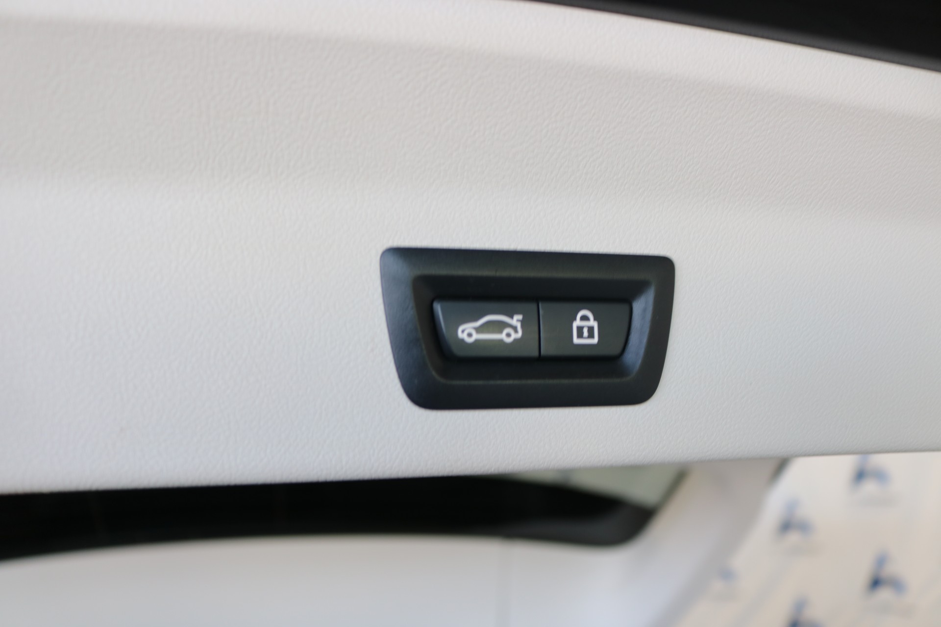 BMW X3 xDrive 30i Luxury Line Steptronic-image-35