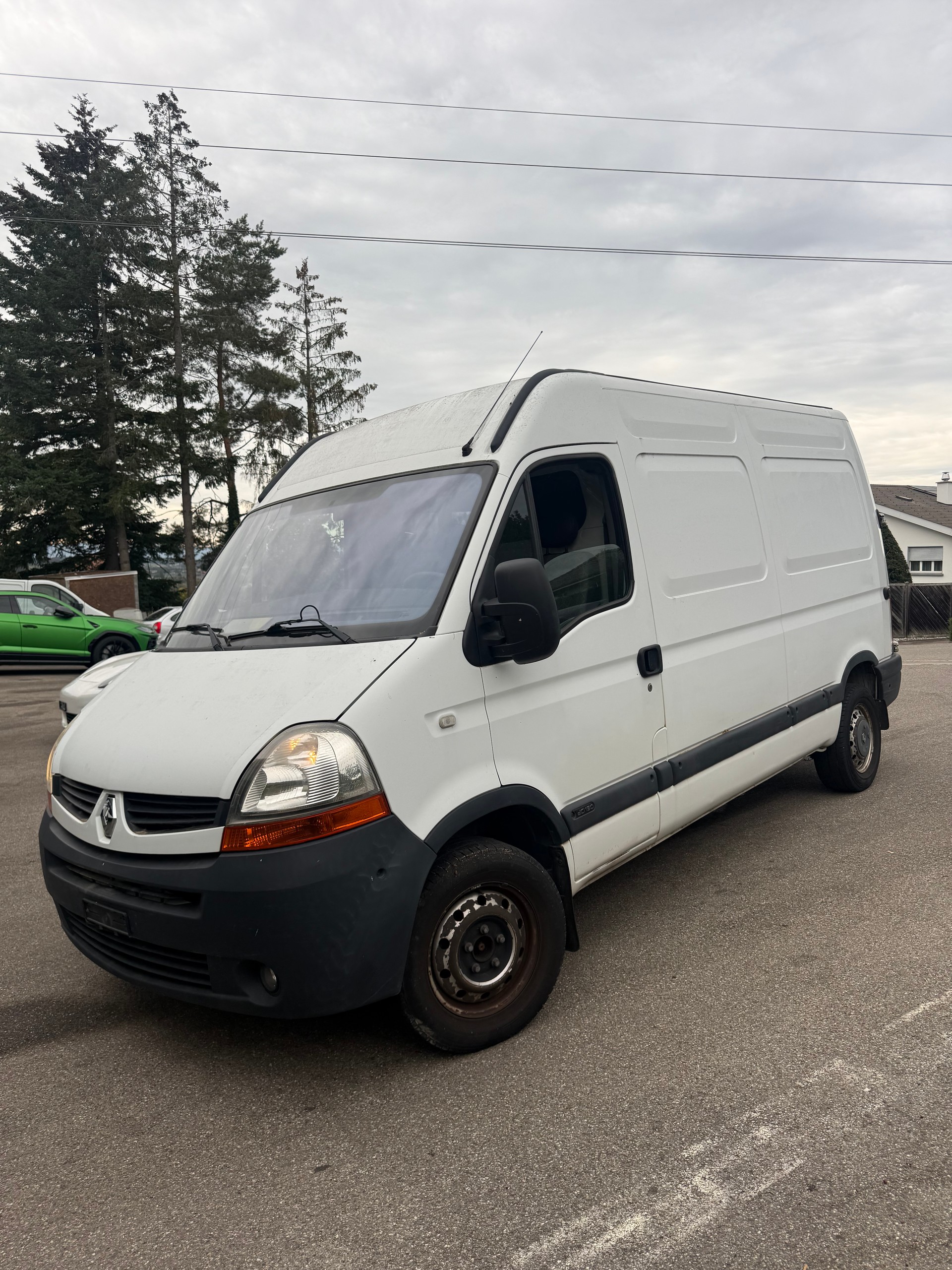 RENAULT Master T35 2.5dCi L3H2-image-2