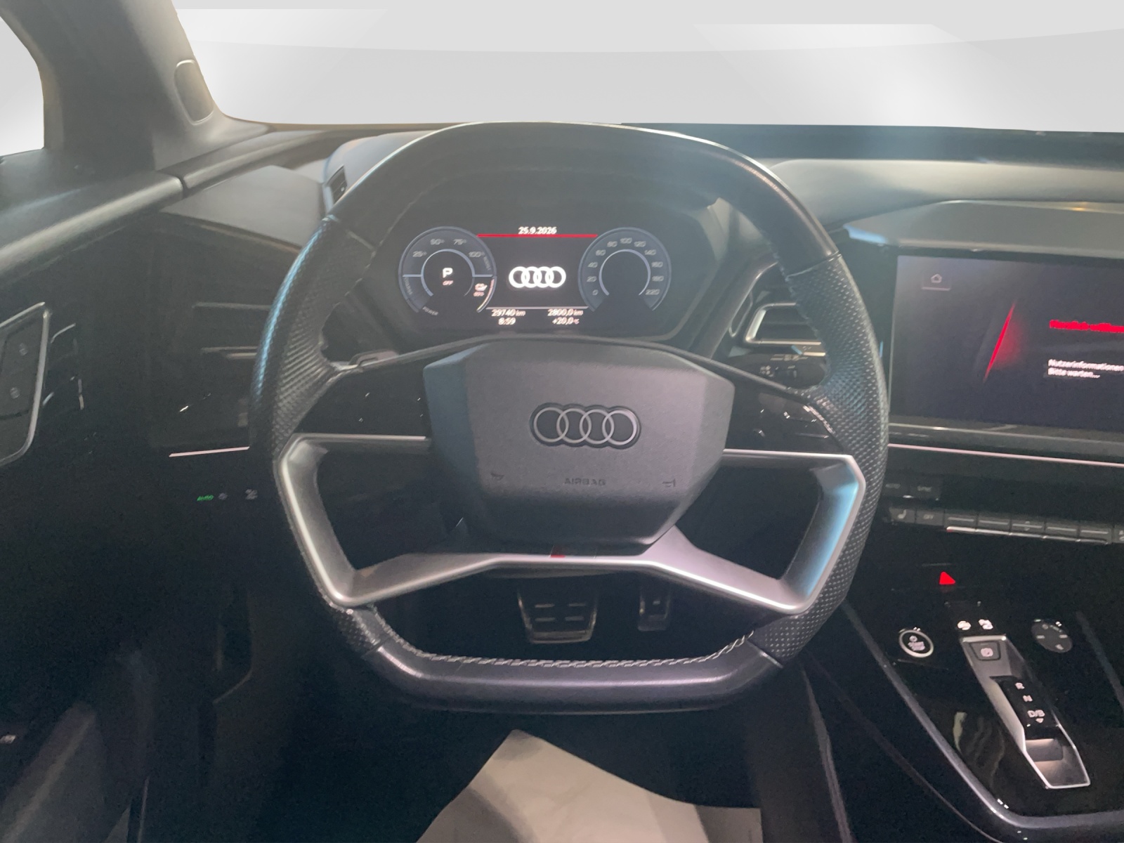 AUDI Q4 e-tron 50 quattro-image-10