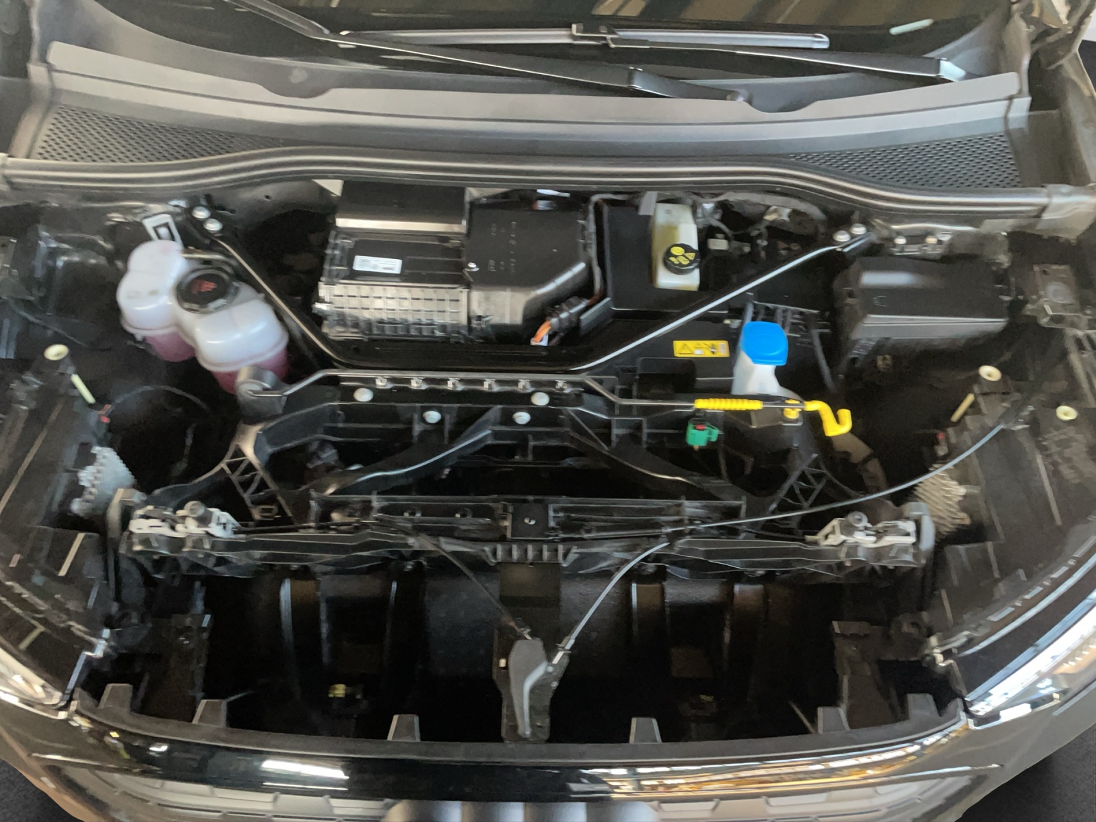 AUDI Q4 e-tron 50 quattro-image-16