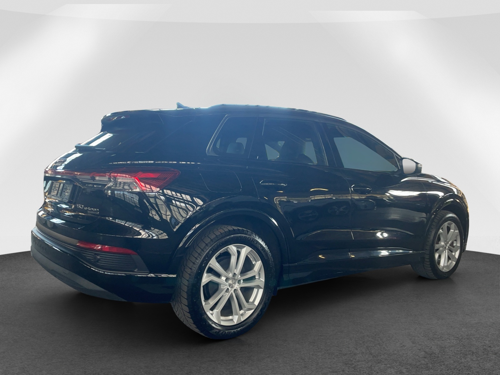AUDI Q4 e-tron 50 quattro-image-6