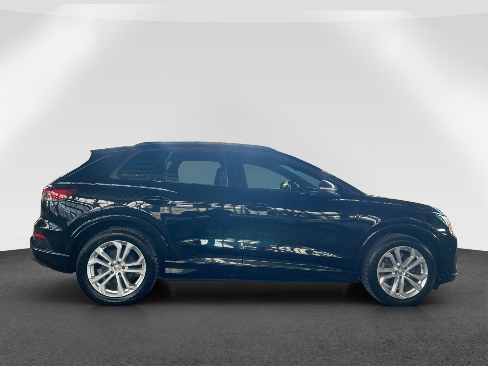AUDI Q4 e-tron 50 quattro-image-7