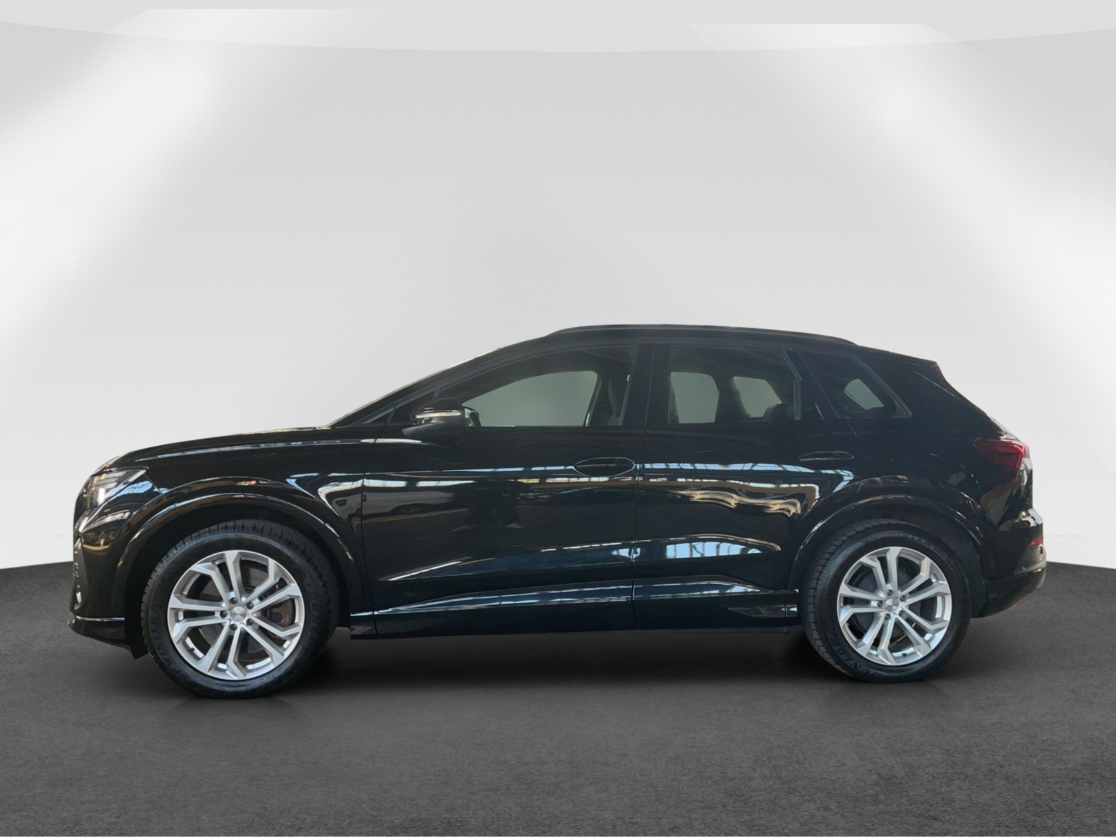 AUDI Q4 e-tron 50 quattro-image-3