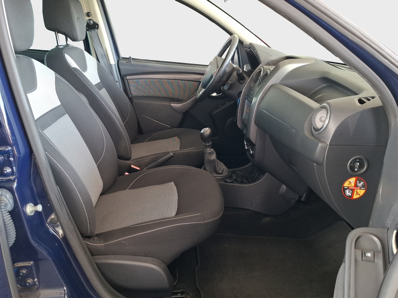DACIA Duster 1.2 T Privilège 4x2 // MFK 28.09.2026 // 8-fach bereift-image-9