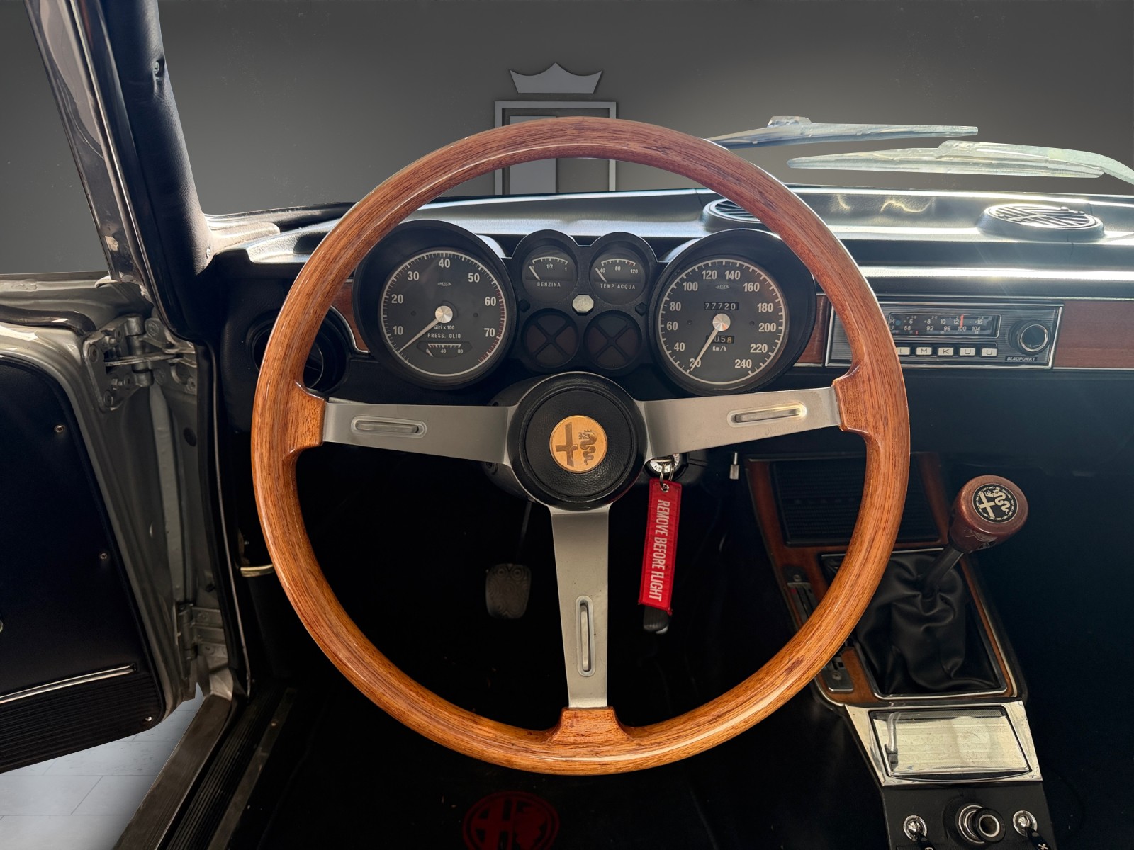 ALFA ROMEO 2000-image-9