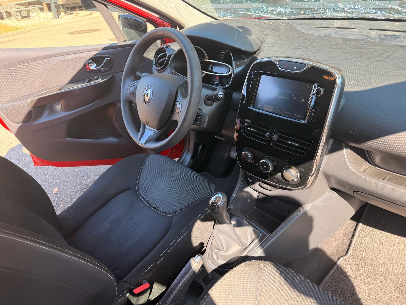 RENAULT Clio 0.9 12V Expression-image-13