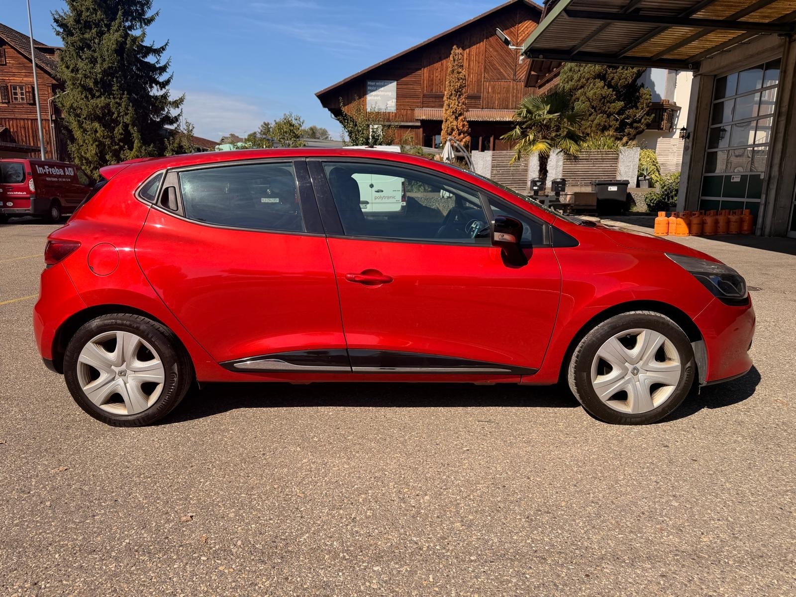 RENAULT Clio 0.9 12V Expression-image-1
