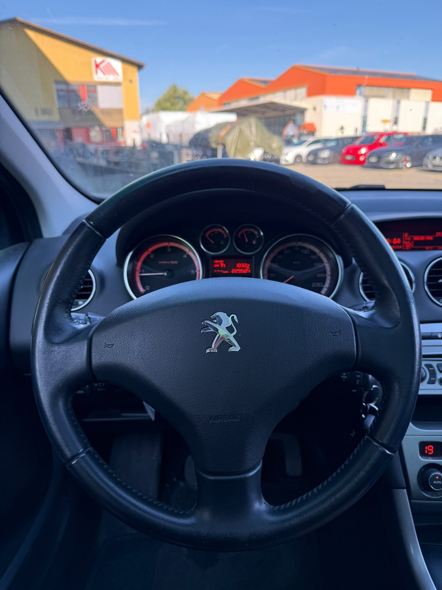 PEUGEOT 308 SW 1.6 HDI Access-image-11