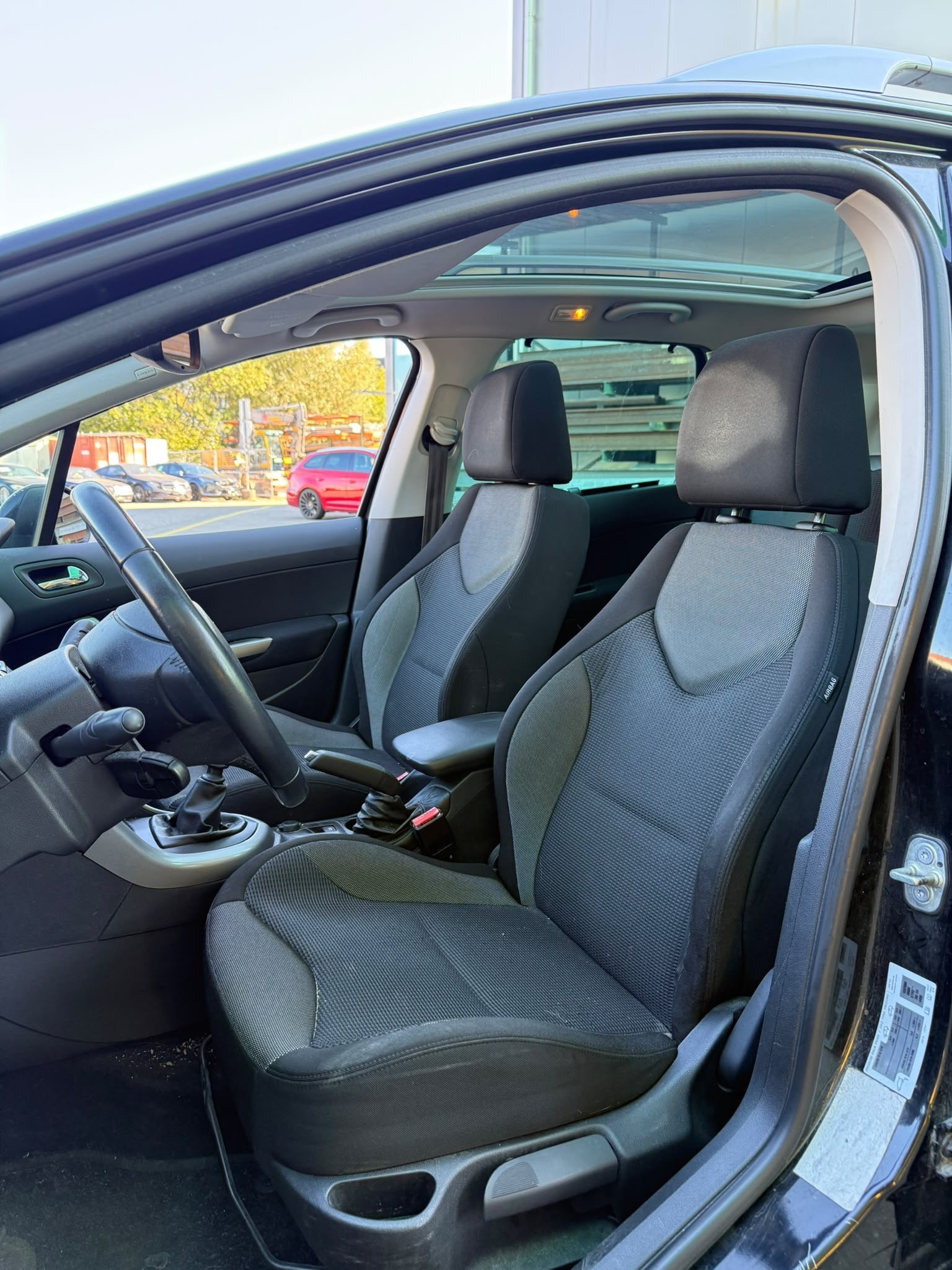 PEUGEOT 308 SW 1.6 HDI Access-image-8