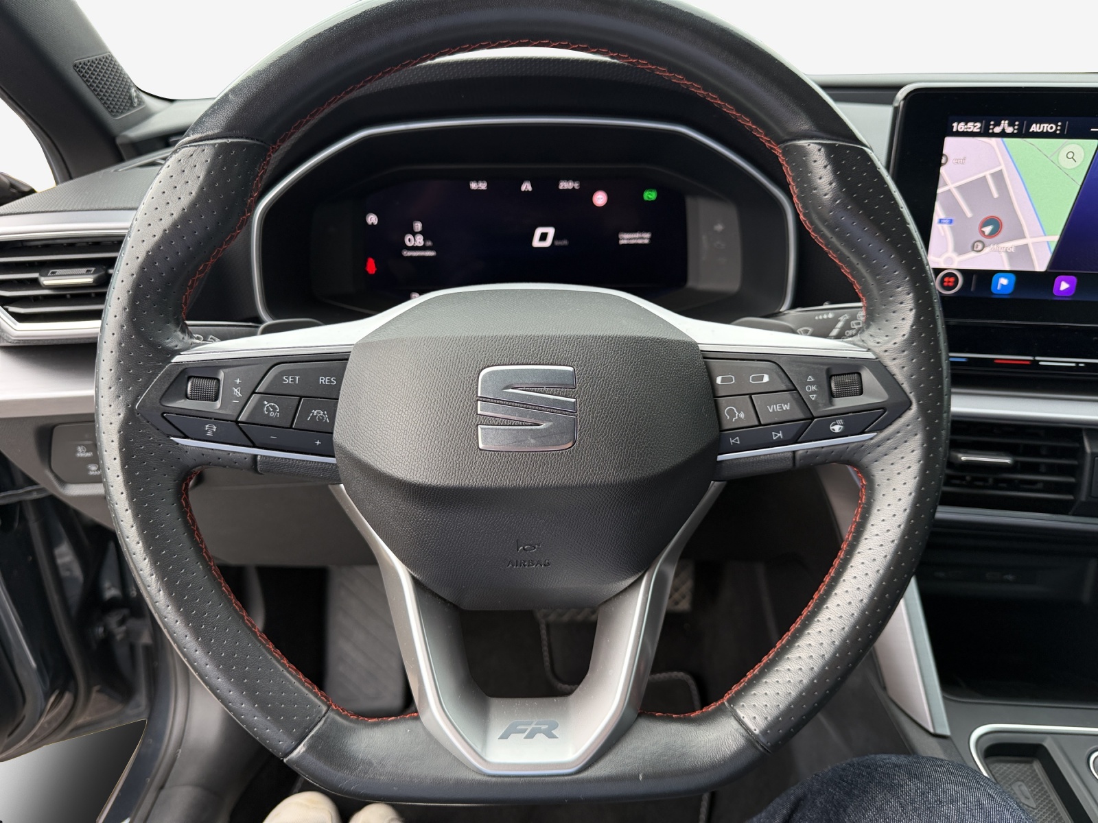 SEAT Leon ST 1.5 eTSI mHEV DSG FR-image-8