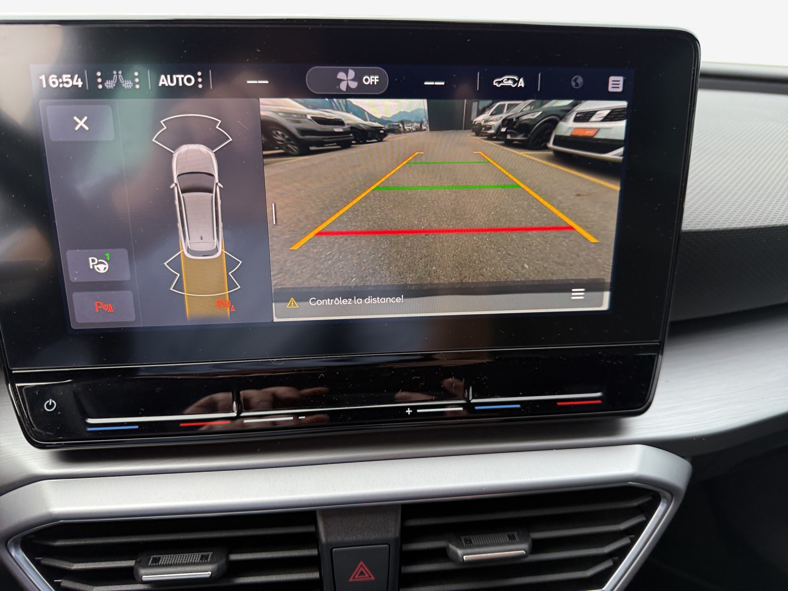 SEAT Leon ST 1.5 eTSI mHEV DSG FR-image-14
