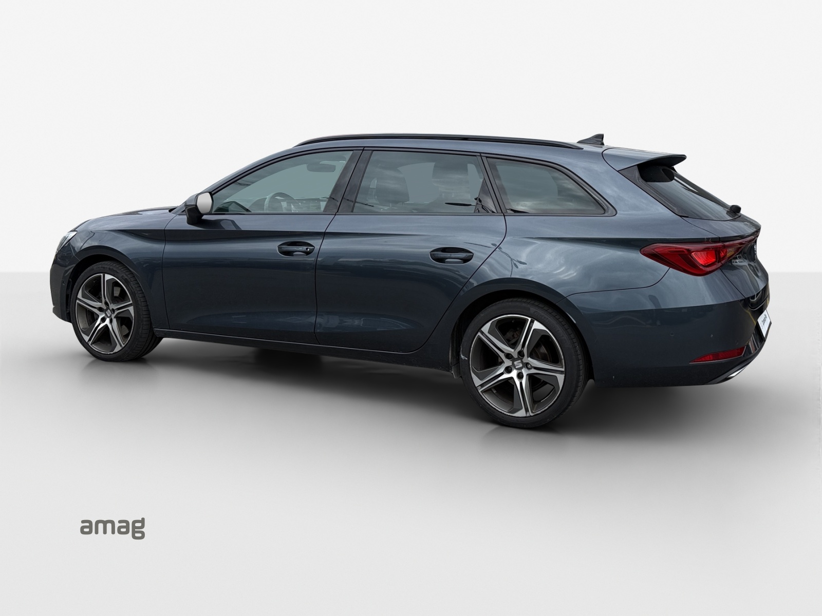 SEAT Leon ST 1.5 eTSI mHEV DSG FR-image-3