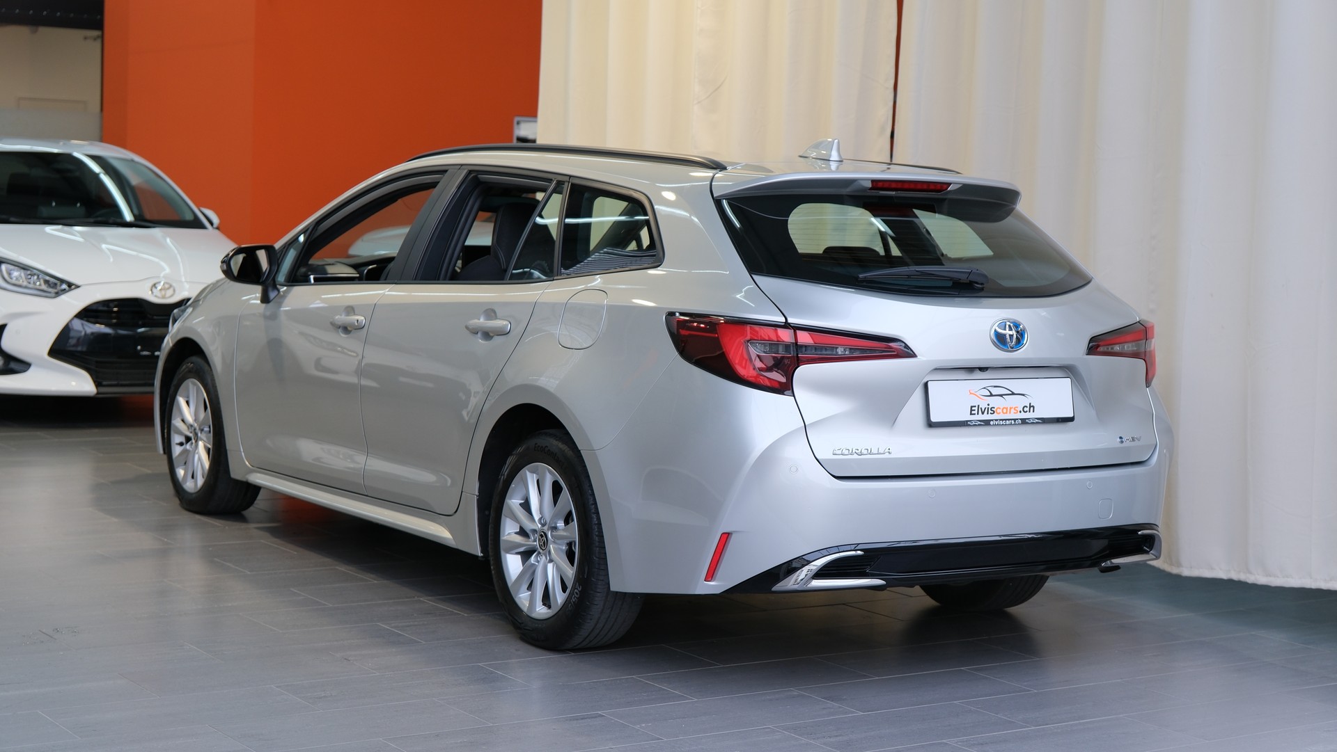 TOYOTA Corolla Touring Sports 2.0 HSD Trend e-CVT-image-10
