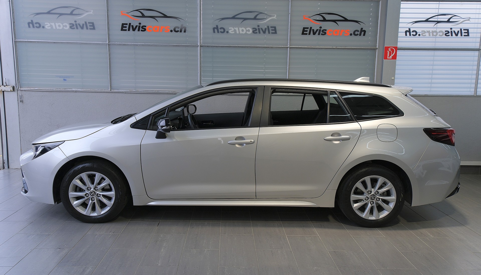 TOYOTA Corolla Touring Sports 2.0 HSD Trend e-CVT-image-8