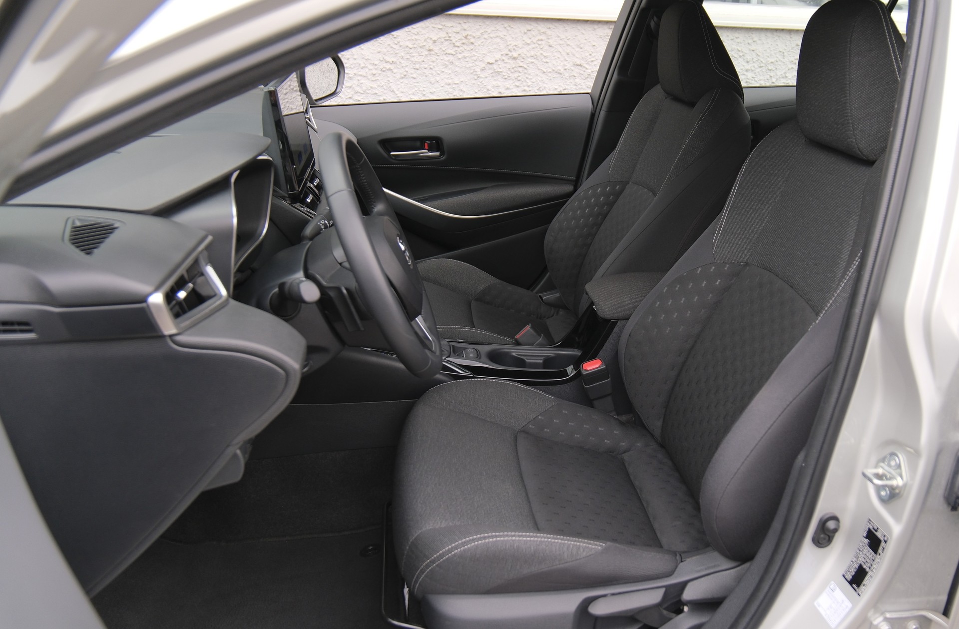 TOYOTA Corolla Touring Sports 2.0 HSD Trend e-CVT-image-3