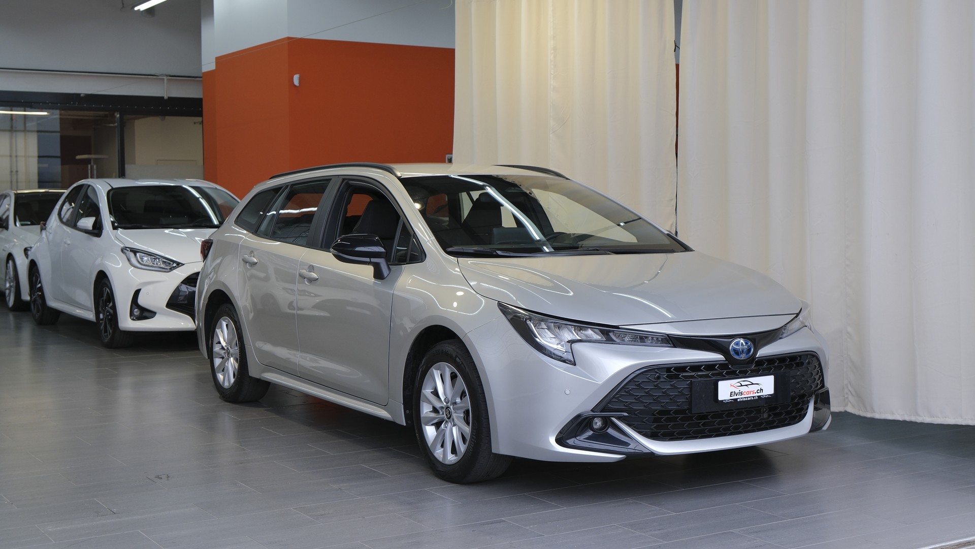 TOYOTA Corolla Touring Sports 2.0 HSD Trend e-CVT-image-1