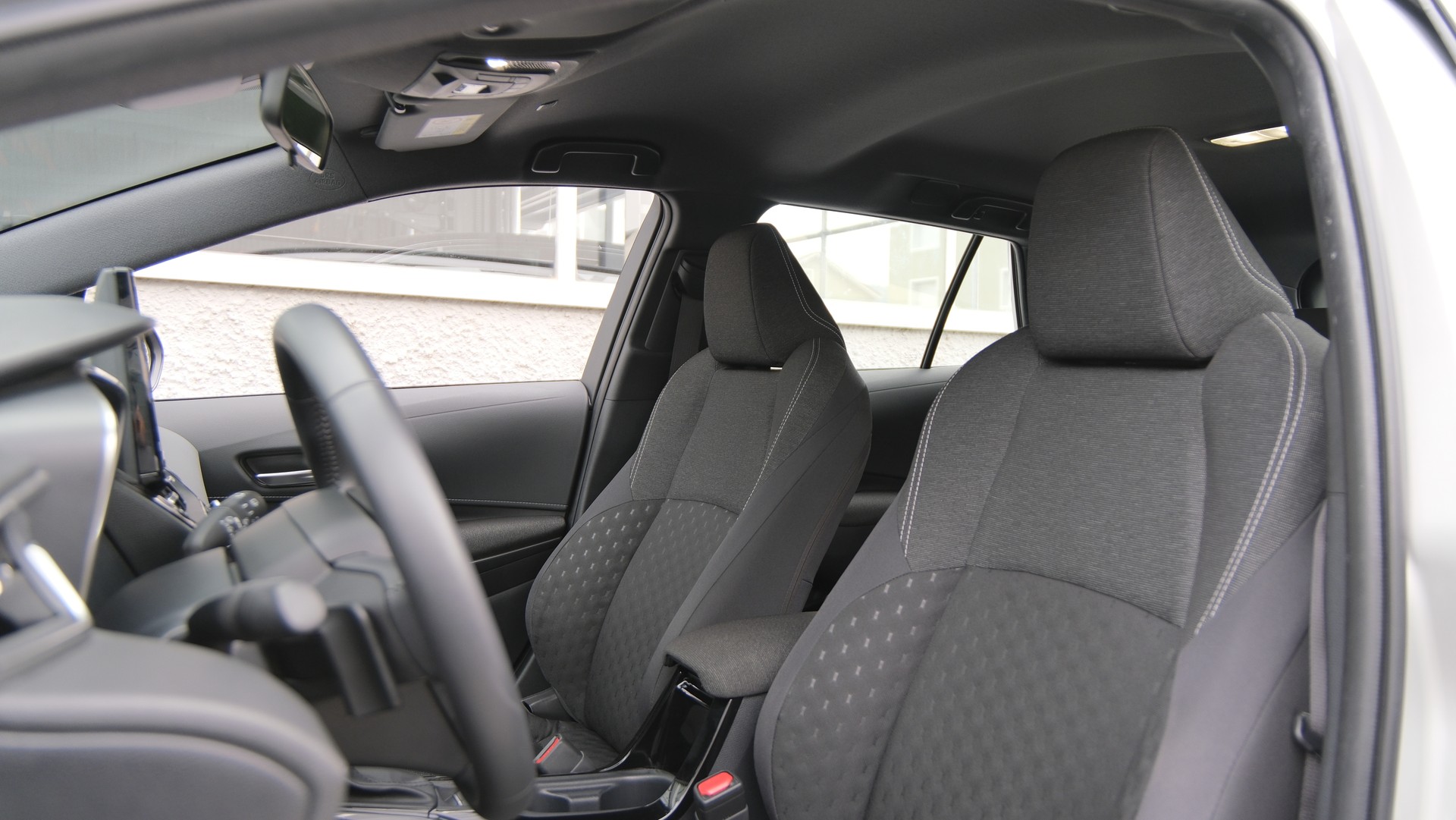 TOYOTA Corolla Touring Sports 2.0 HSD Trend e-CVT-image-4