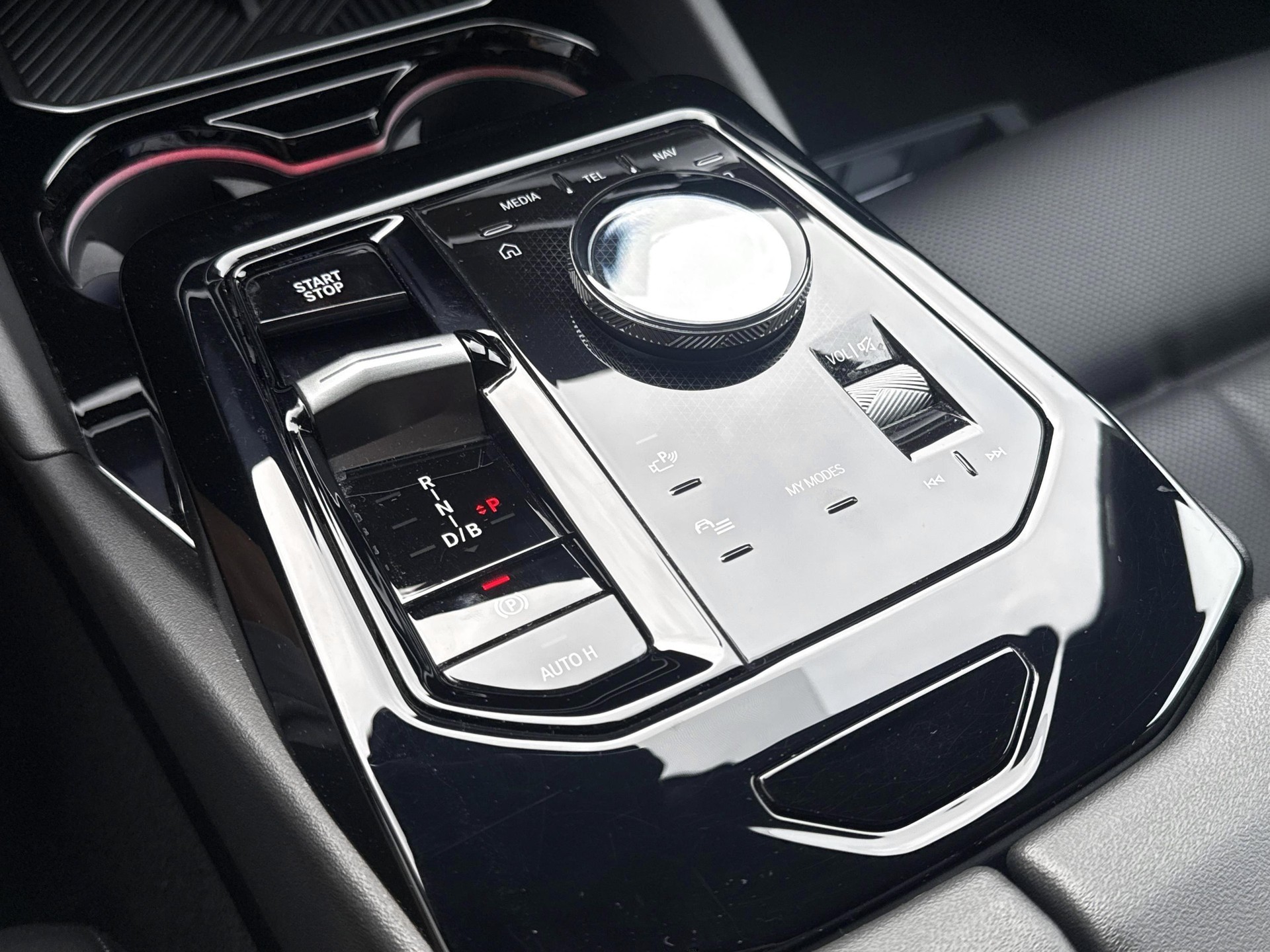 BMW i5 M60 xDrive M Sport Pro-image-10