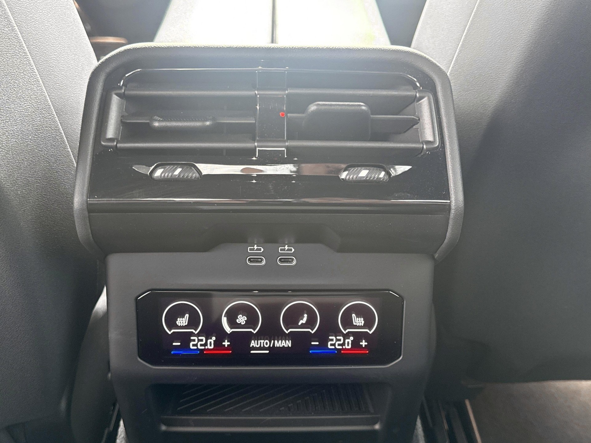 BMW i5 M60 xDrive M Sport Pro-image-19
