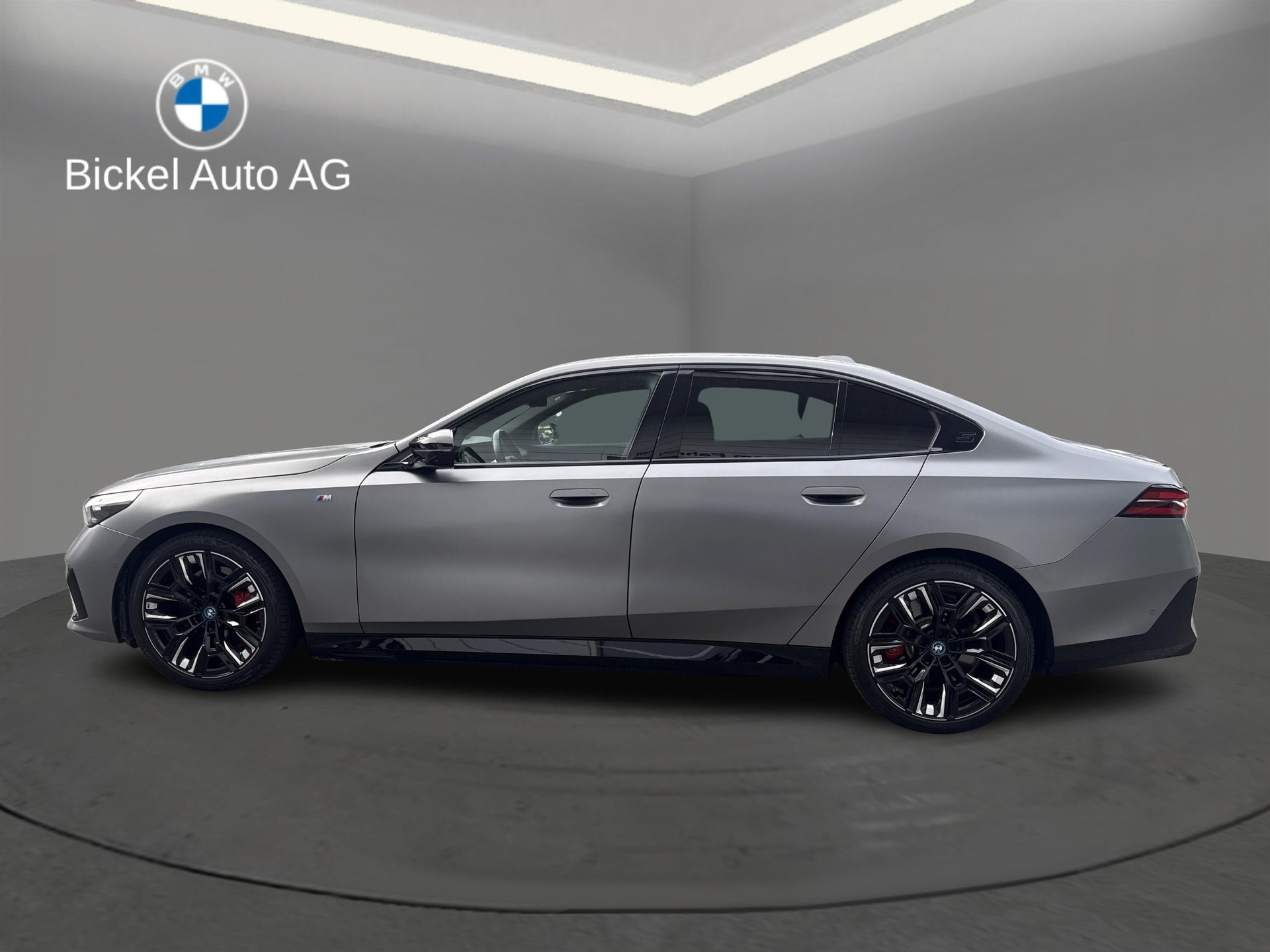 BMW i5 M60 xDrive M Sport Pro-image-3