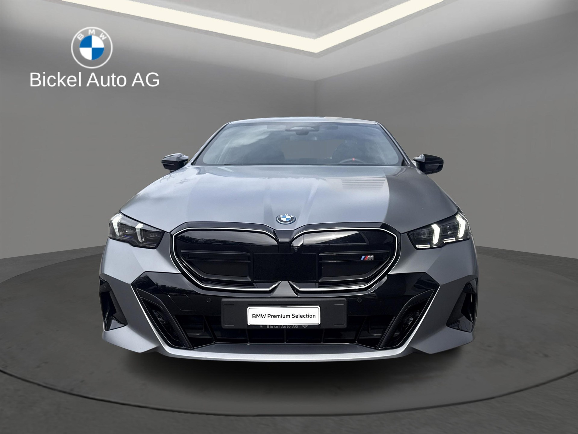 BMW i5 M60 xDrive M Sport Pro-image-4