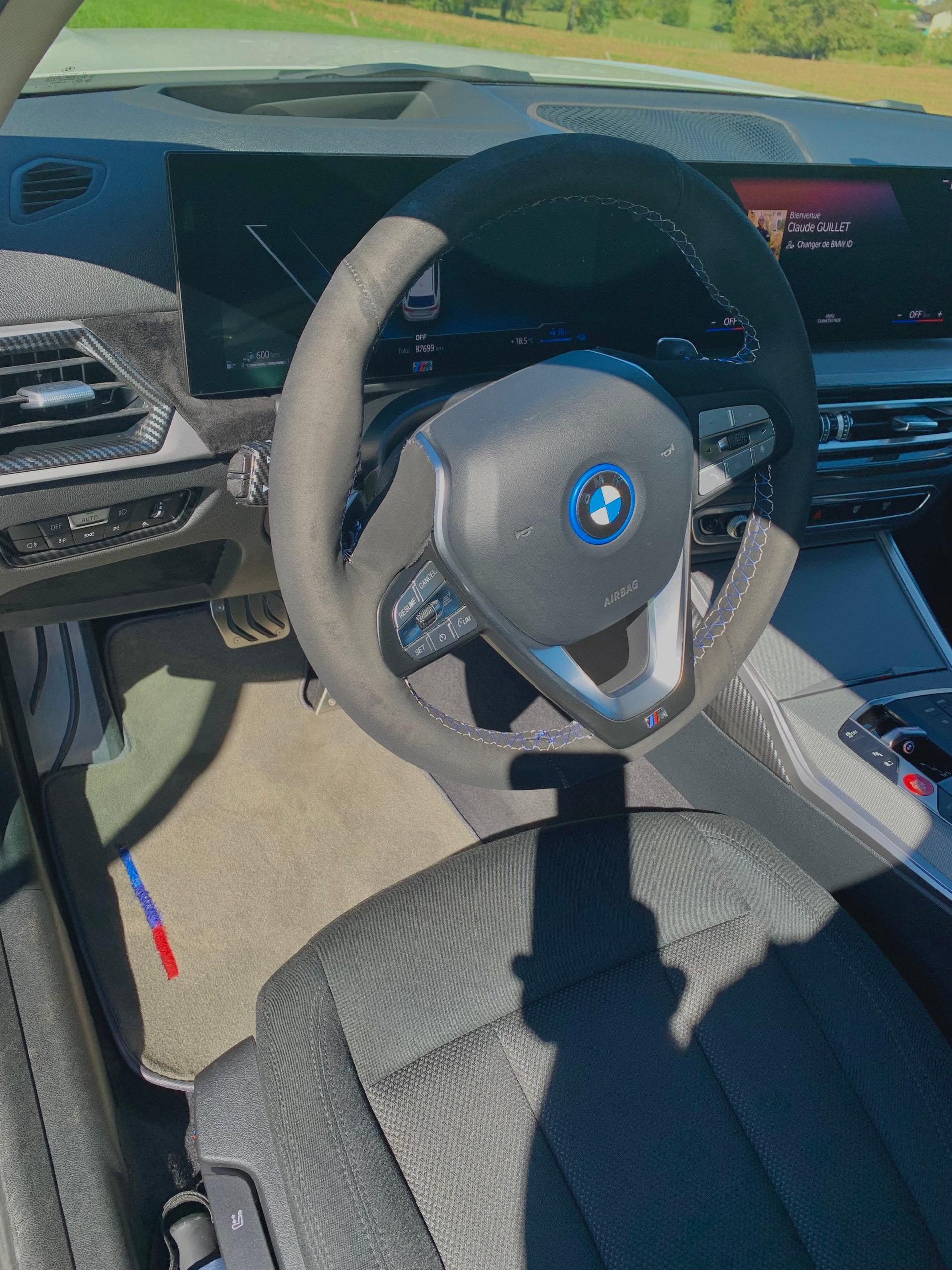 BMW 330e xDrive-image-4