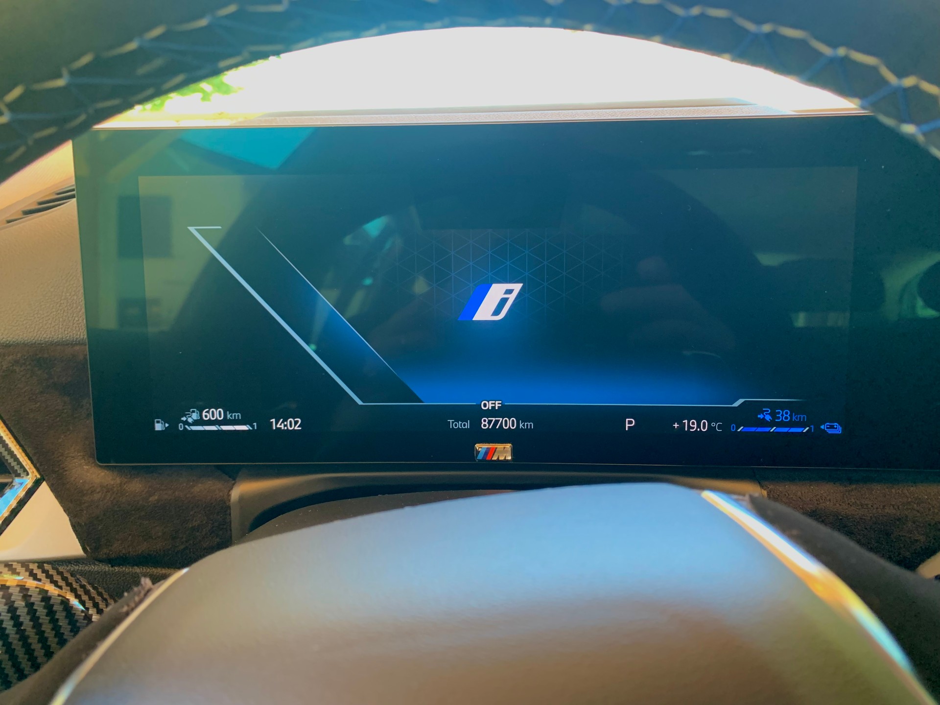 BMW 330e xDrive-image-3